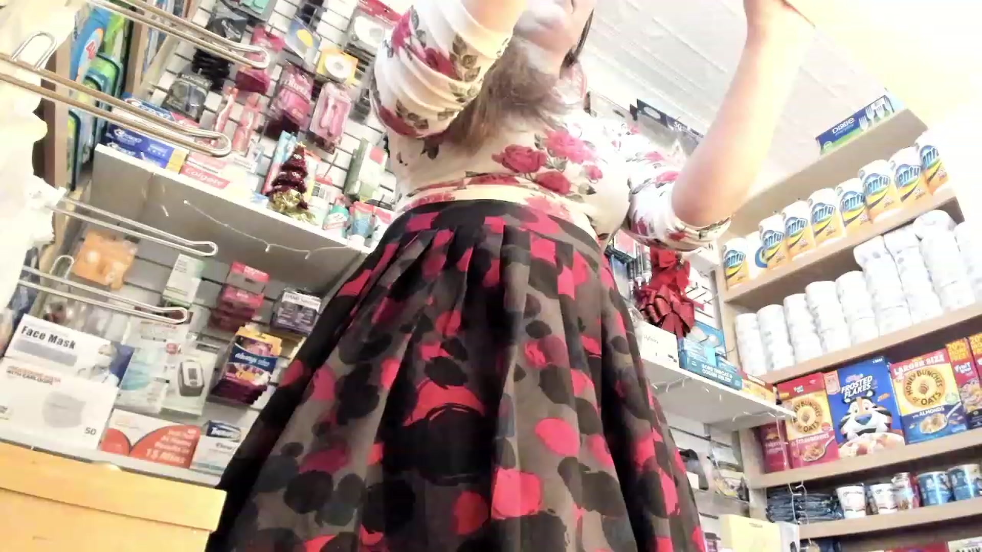 Gallery image thumbnail from SparkleLuLu's myfreecams stream on, 12/22/2022, 20:05 image 2 of 20