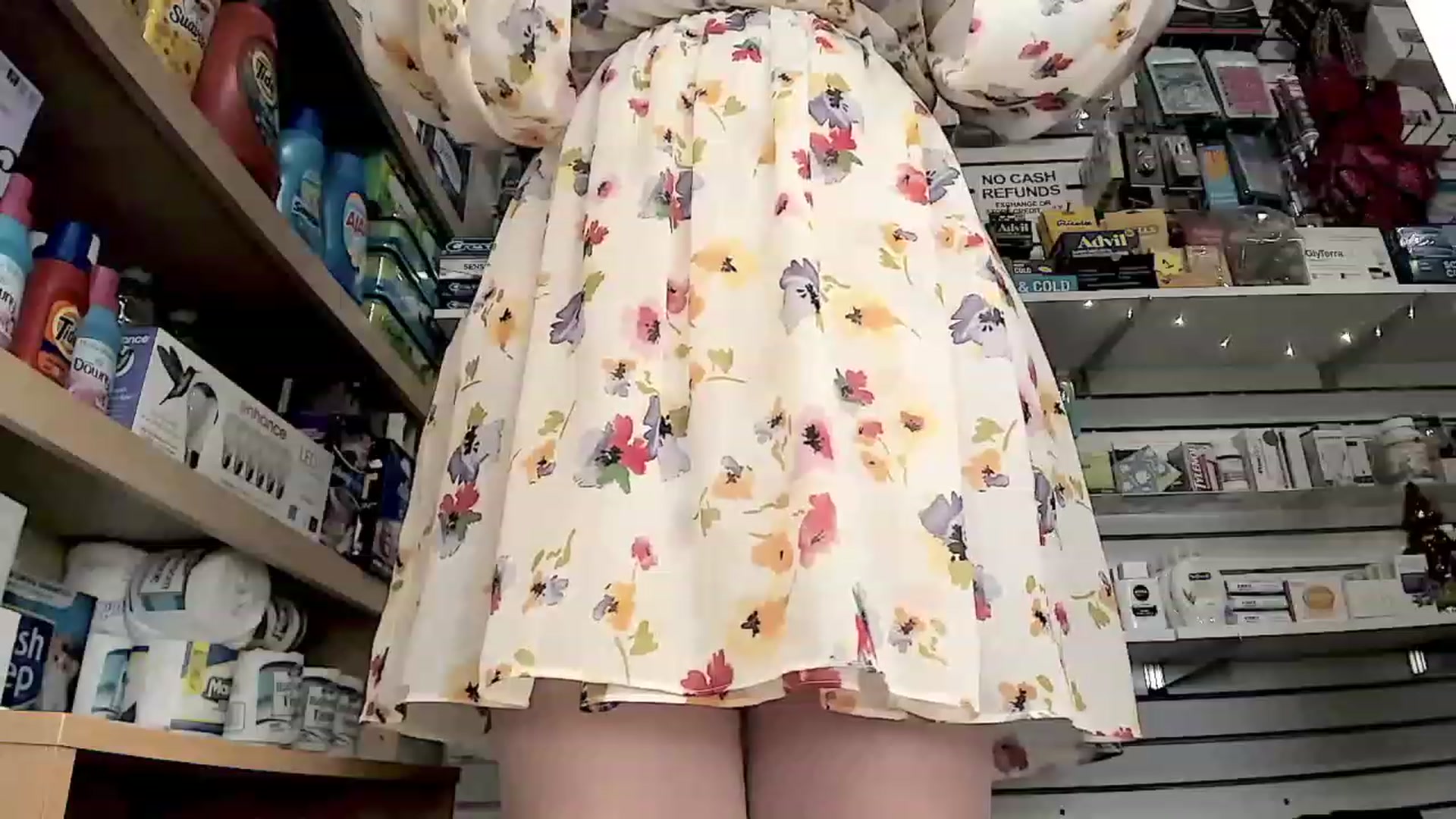 Gallery image thumbnail from SparkleLuLu's myfreecams stream on, 12/26/2022, 22:43 image 19 of 20