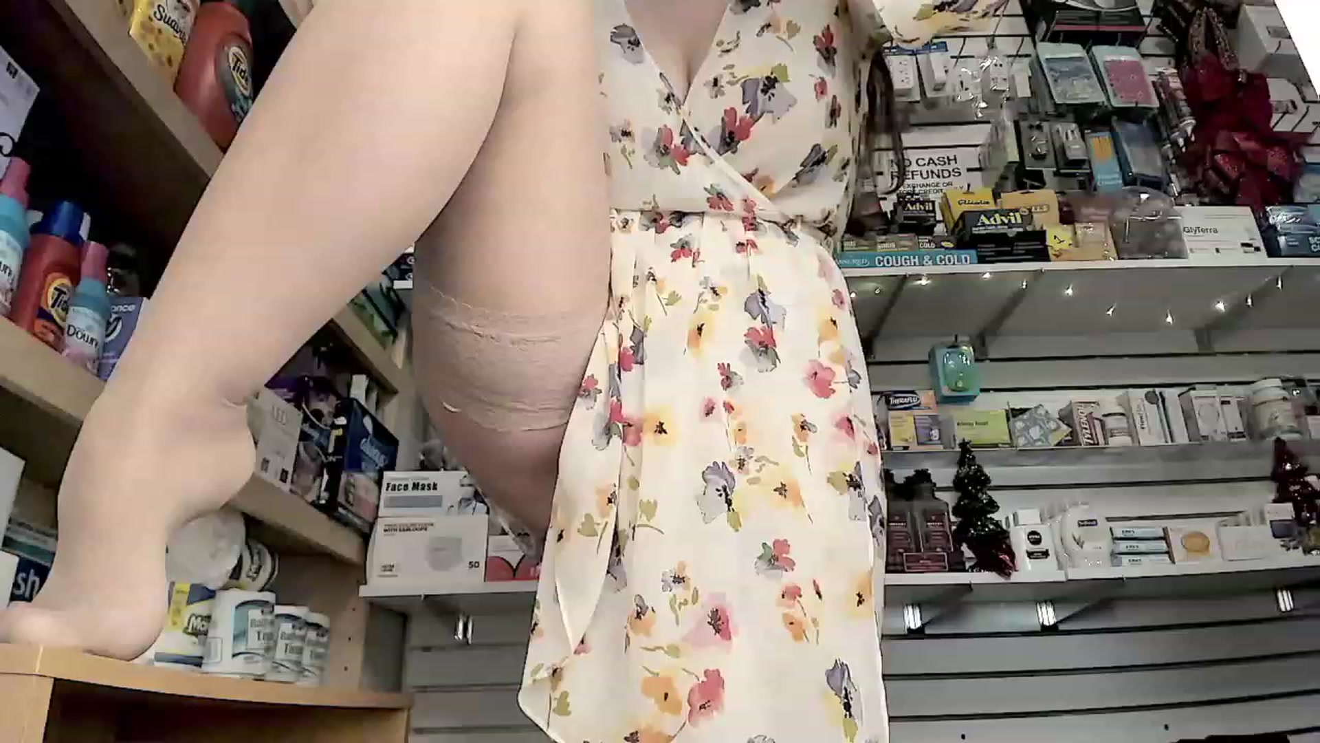 Gallery image thumbnail from SparkleLuLu's myfreecams stream on, 12/26/2022, 23:03 image 7 of 20