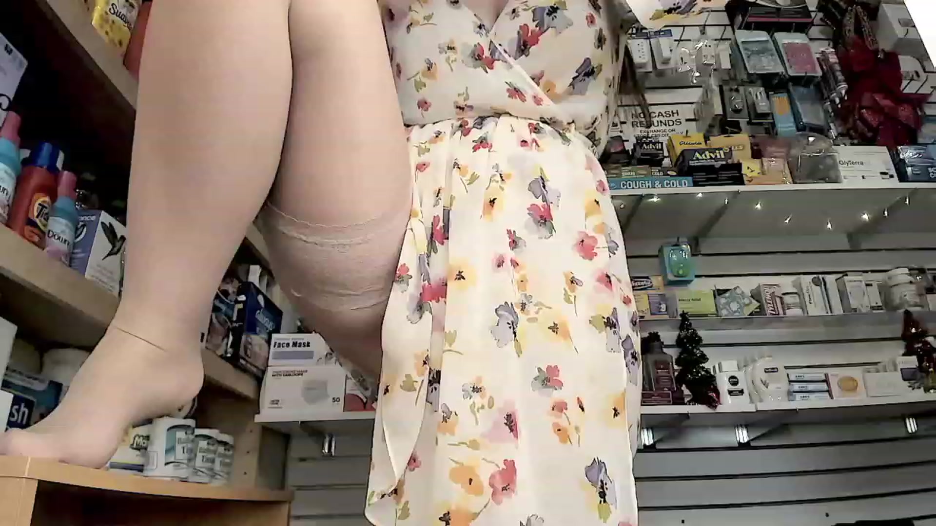 Gallery image thumbnail from SparkleLuLu's myfreecams stream on, 12/26/2022, 23:03 image 9 of 20