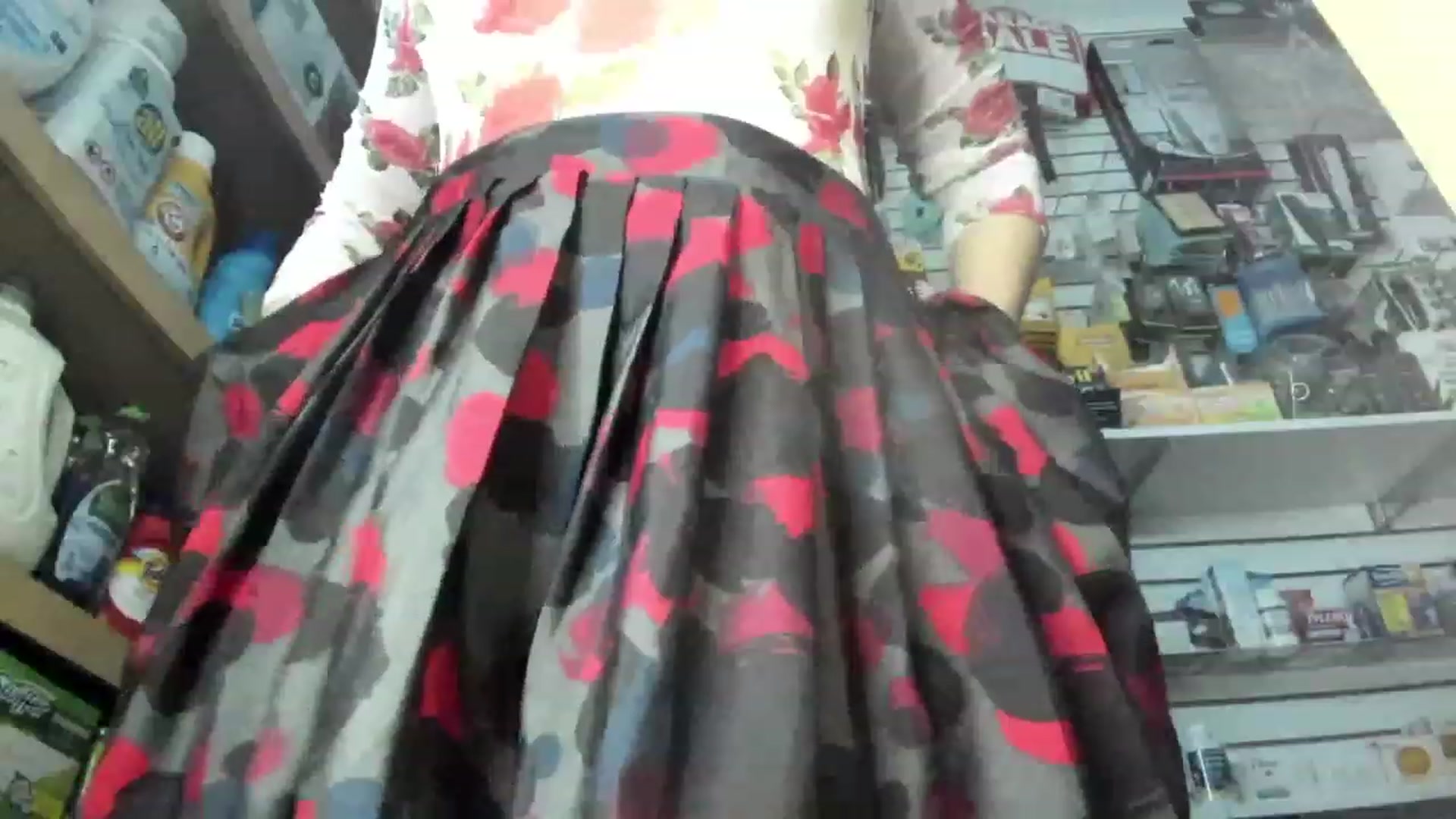 Gallery image thumbnail from SparkleLuLu's myfreecams stream on, 02/02/2024, 20:41 image 6 of 20