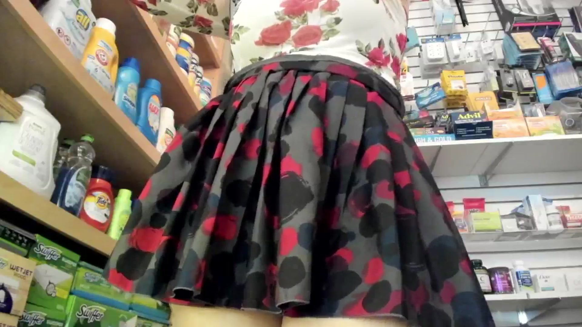 Gallery image thumbnail from SparkleLuLu's myfreecams stream on, 06/23/2024, 23:27 image 18 of 20