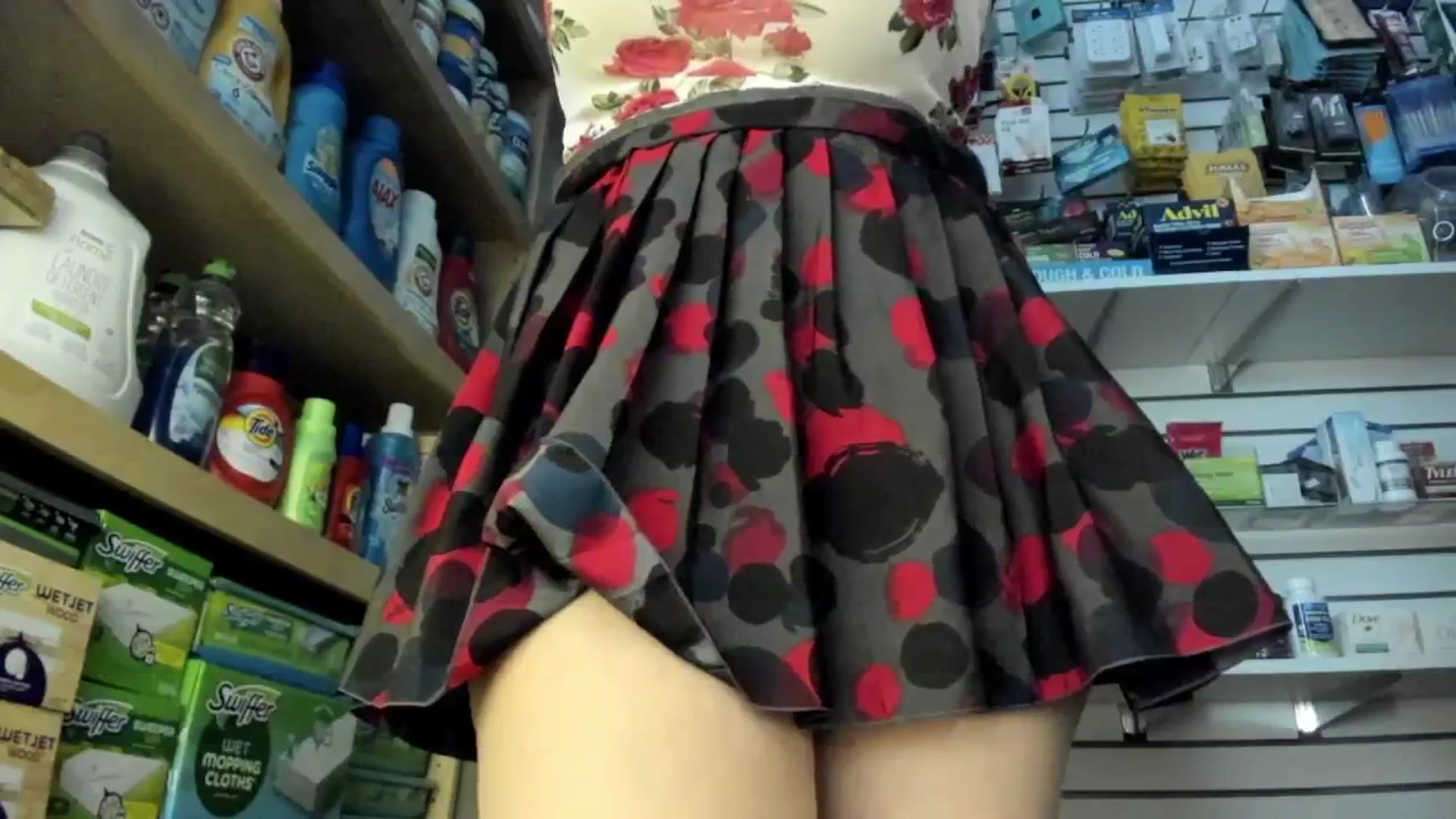 Gallery image thumbnail from SparkleLuLu's myfreecams stream on, 06/23/2024, 23:27 image 16 of 20