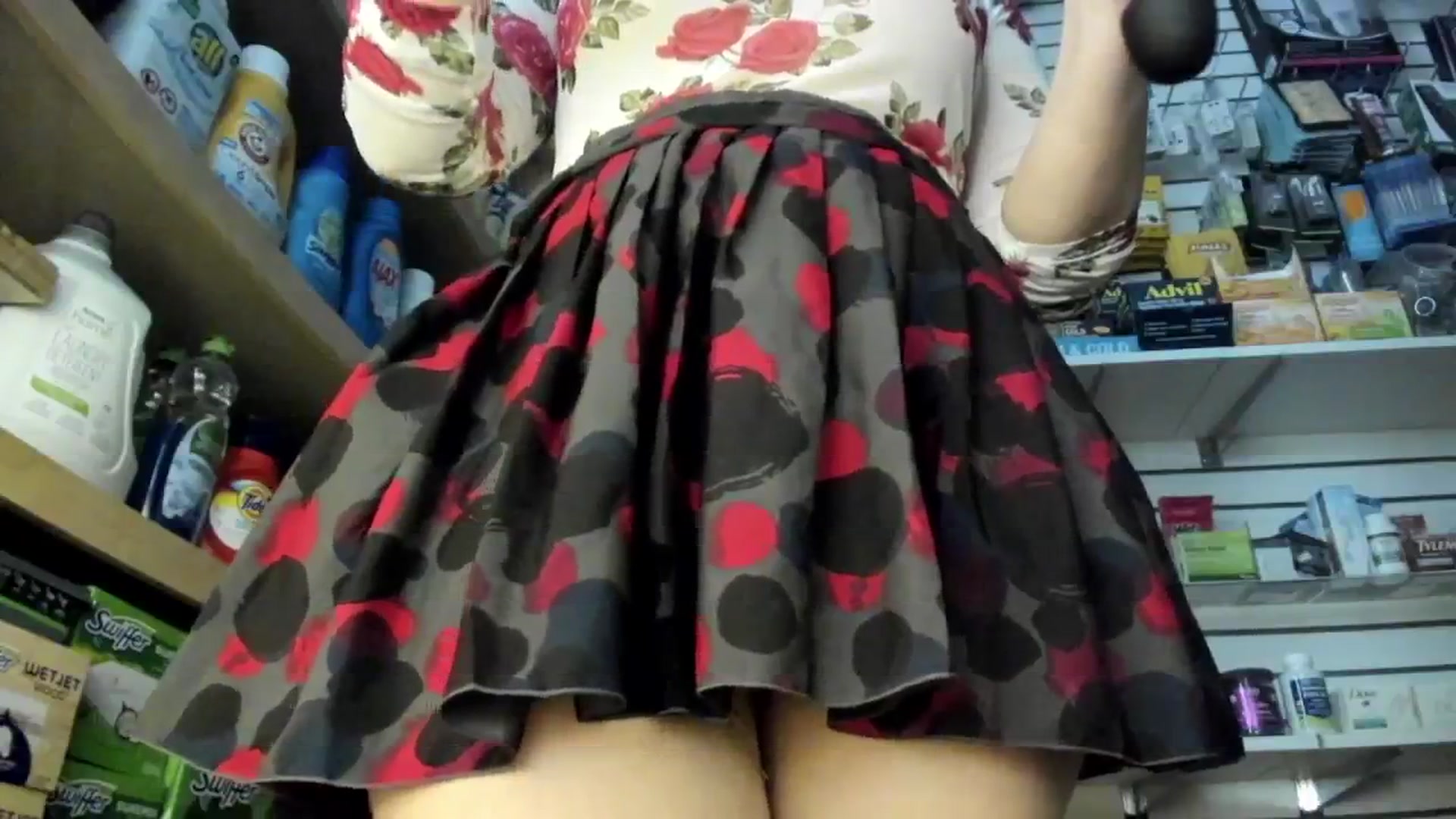 Gallery image thumbnail from SparkleLuLu's myfreecams stream on, 06/23/2024, 23:27 image 17 of 20