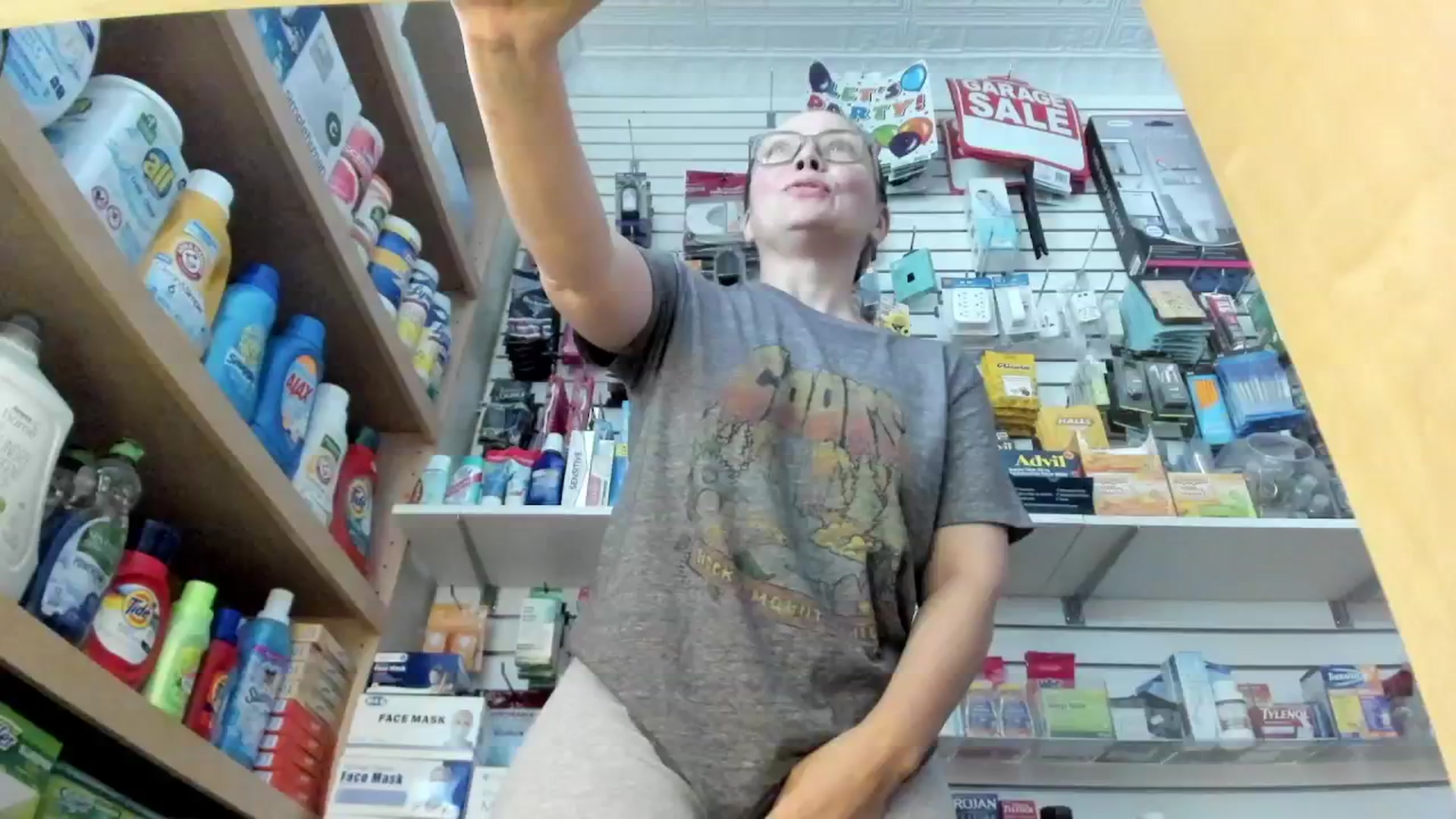 Gallery image thumbnail from SparkleLuLu's myfreecams stream on, 07/25/2024, 21:17 image 17 of 20