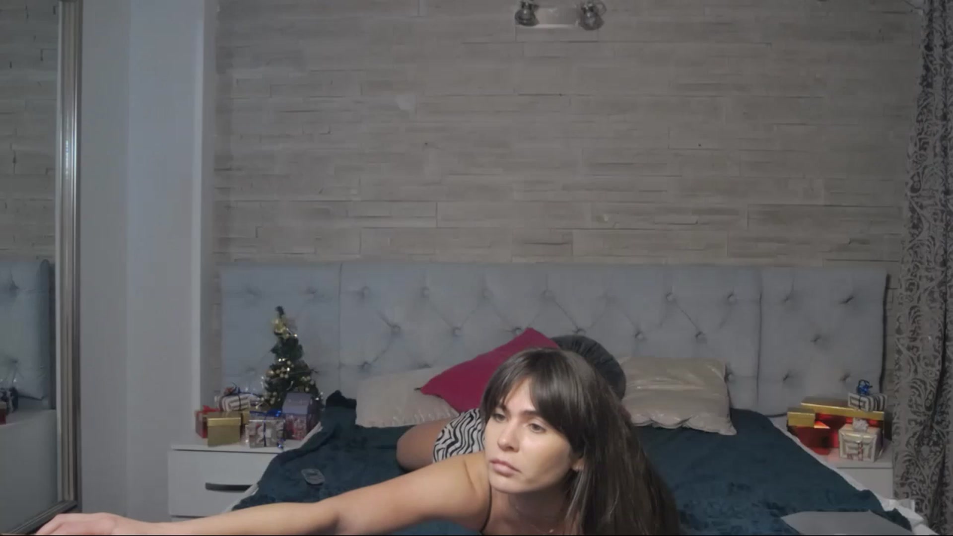 Gallery image thumbnail from SparklingN's myfreecams stream on, 12/10/2022, 16:32 image 11 of 20