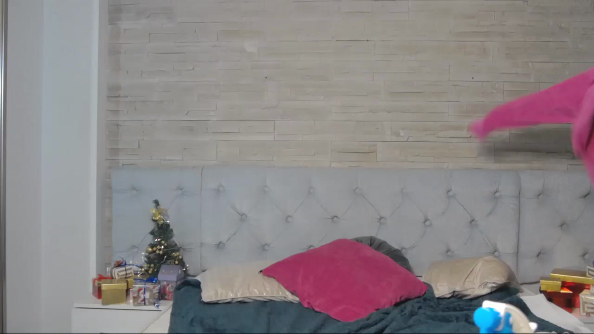 Gallery image thumbnail from SparklingN's myfreecams stream on, 12/10/2022, 16:51 image 18 of 20