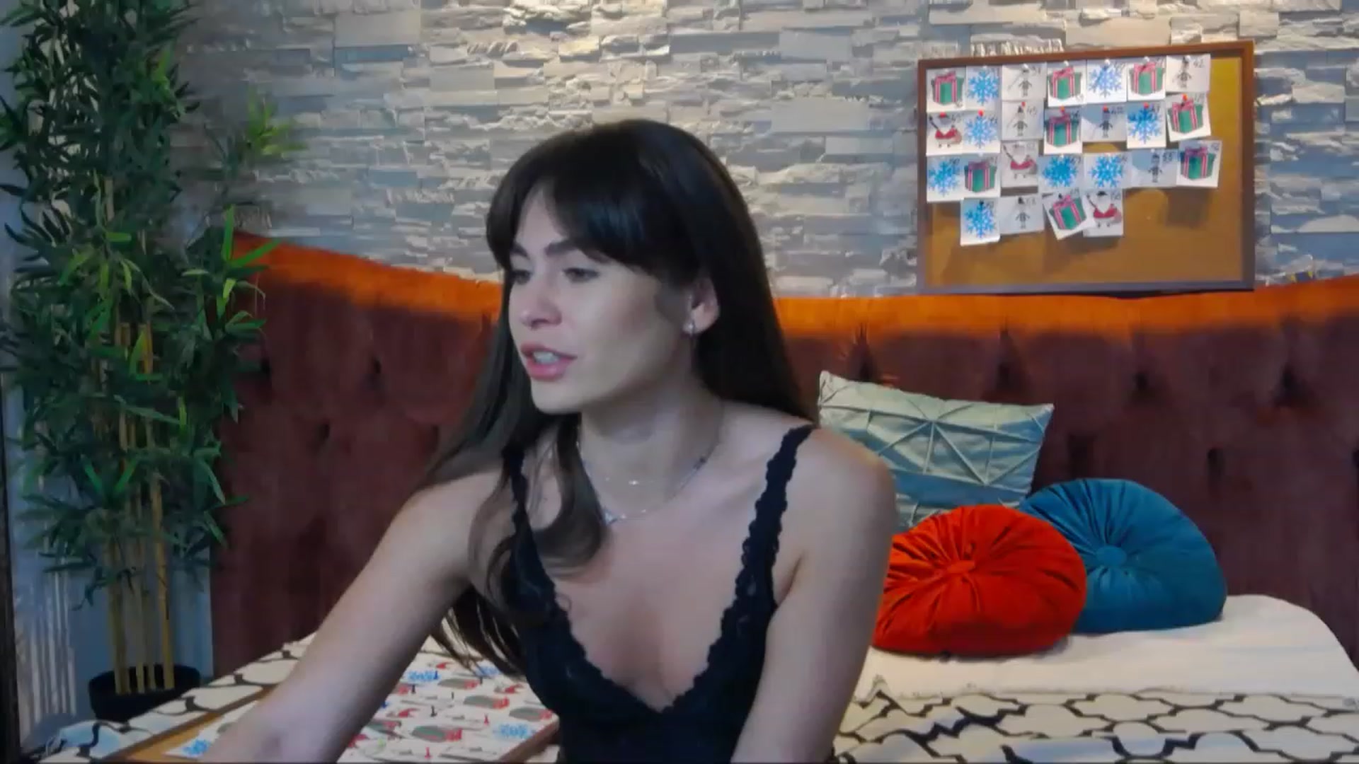 Gallery image thumbnail from SparklingN's myfreecams stream on, 12/19/2022, 13:35 image 5 of 20