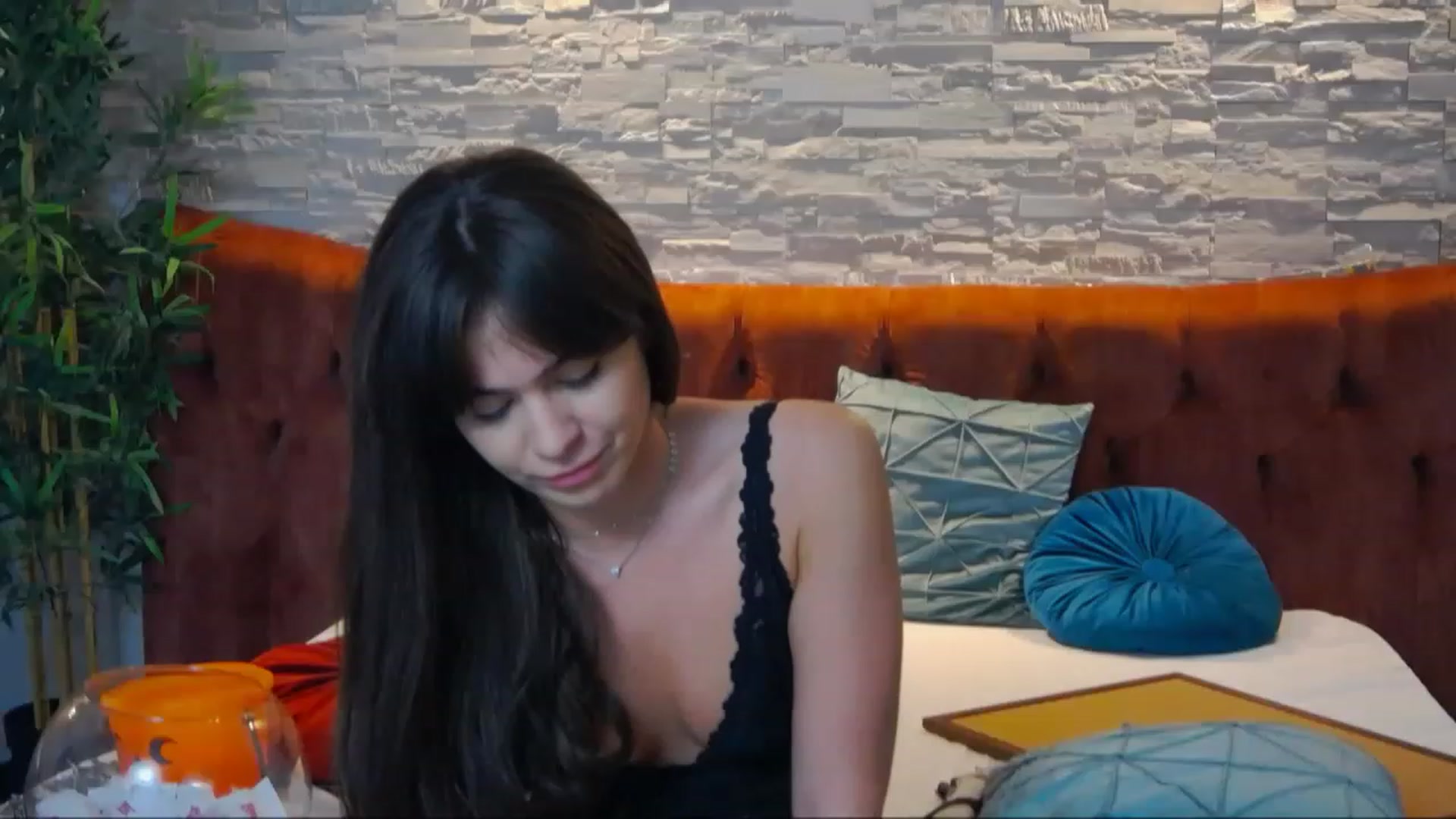 Gallery image thumbnail from SparklingN's myfreecams stream on, 12/19/2022, 18:25 image 10 of 20