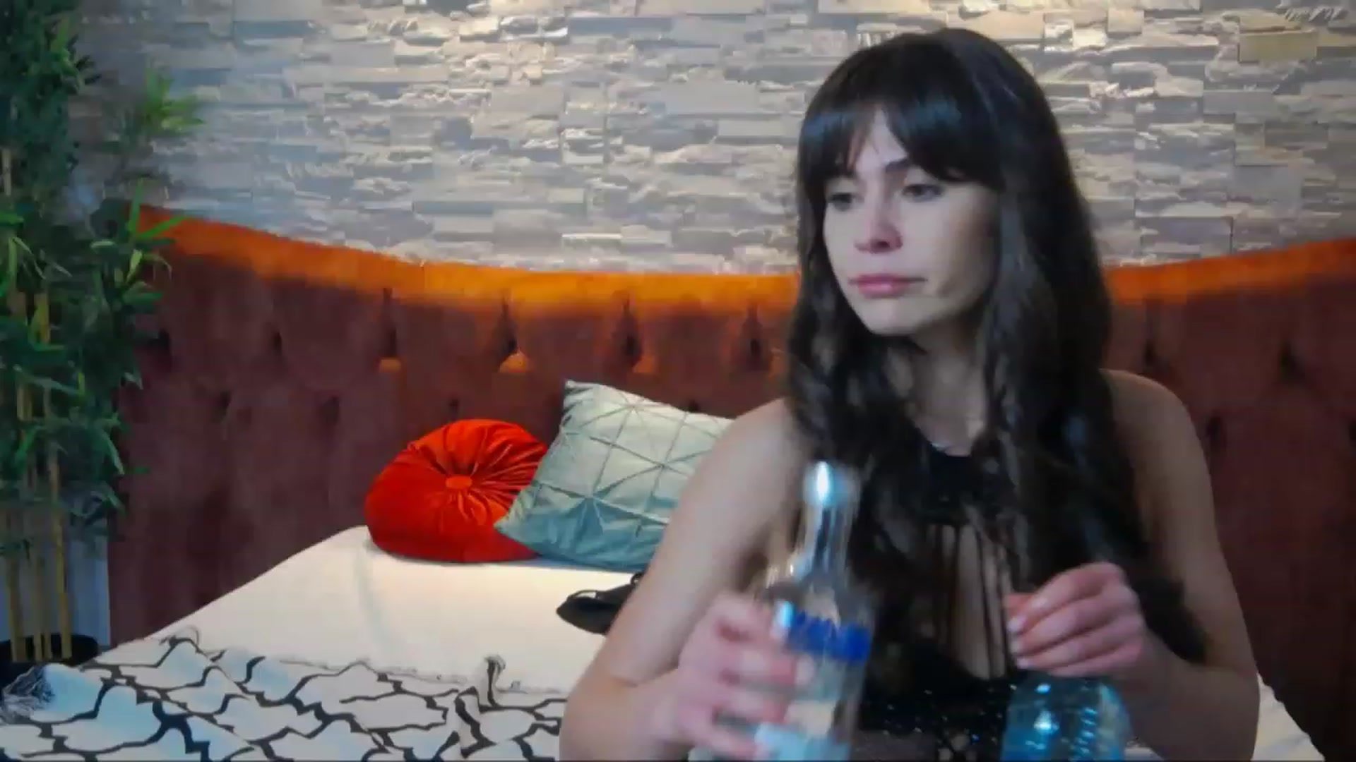 Gallery image thumbnail from SparklingN's myfreecams stream on, 12/20/2022, 19:02 image 16 of 20