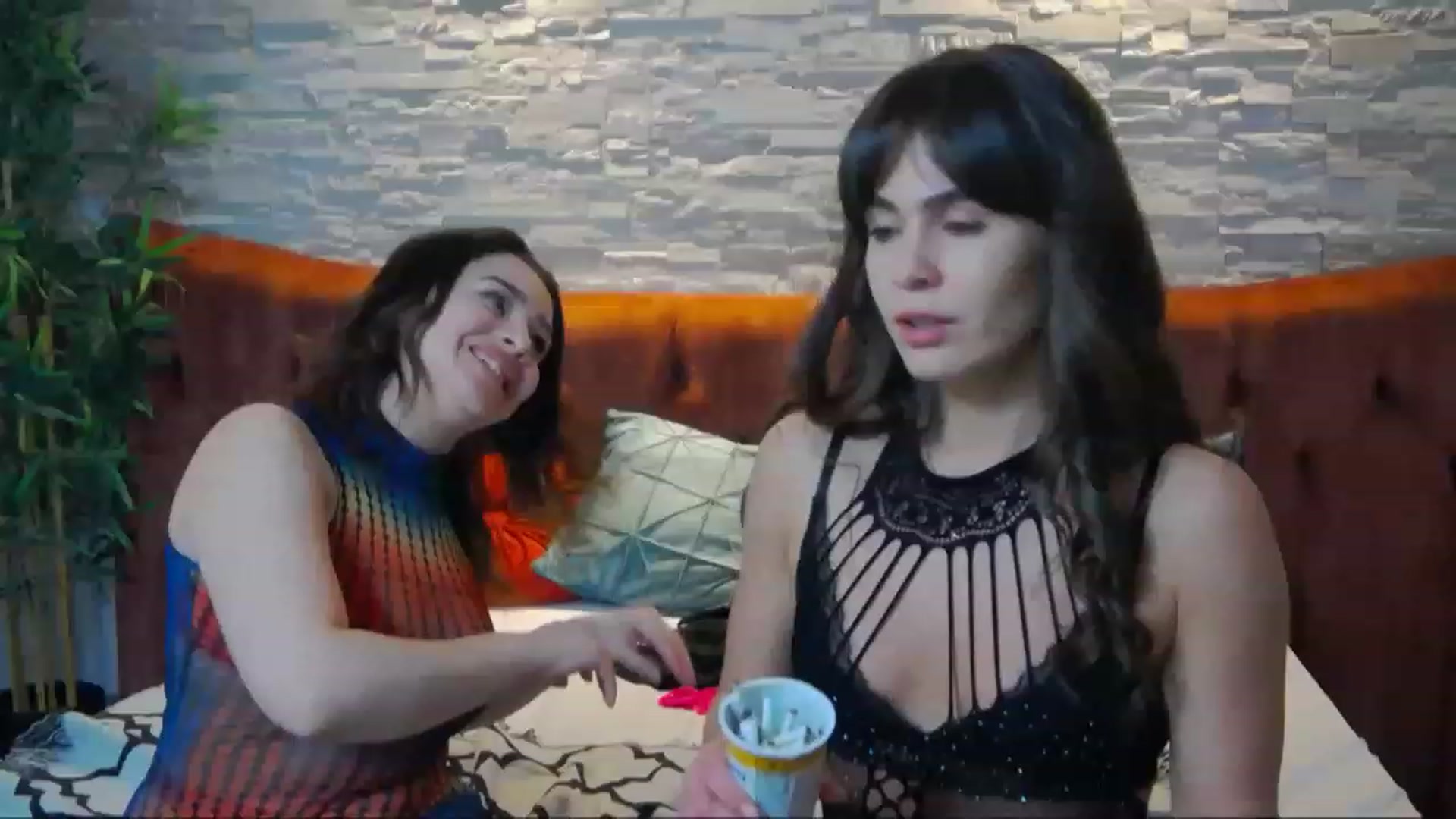 Gallery image thumbnail from SparklingN's myfreecams stream on, 12/20/2022, 19:02 image 11 of 20