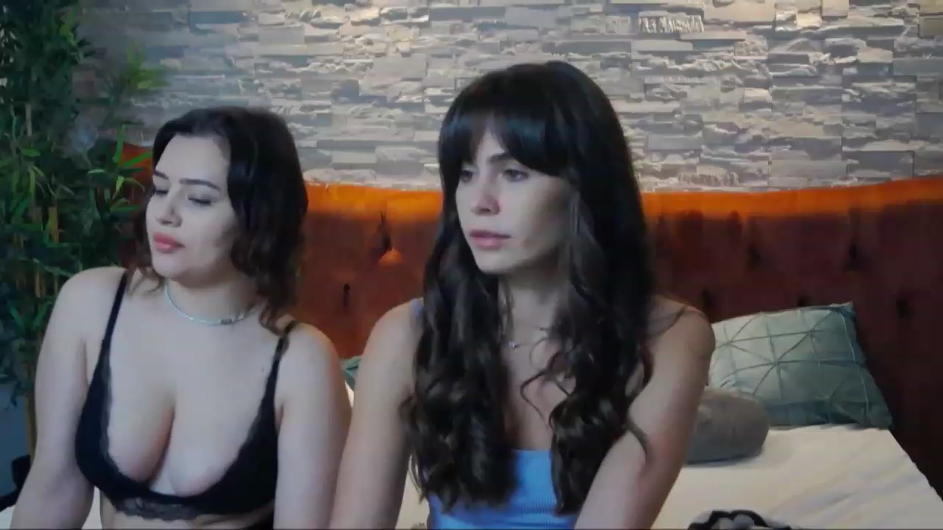 Gallery image thumbnail from SparklingN's myfreecams stream on, 12/20/2022, 19:41 image 20 of 20