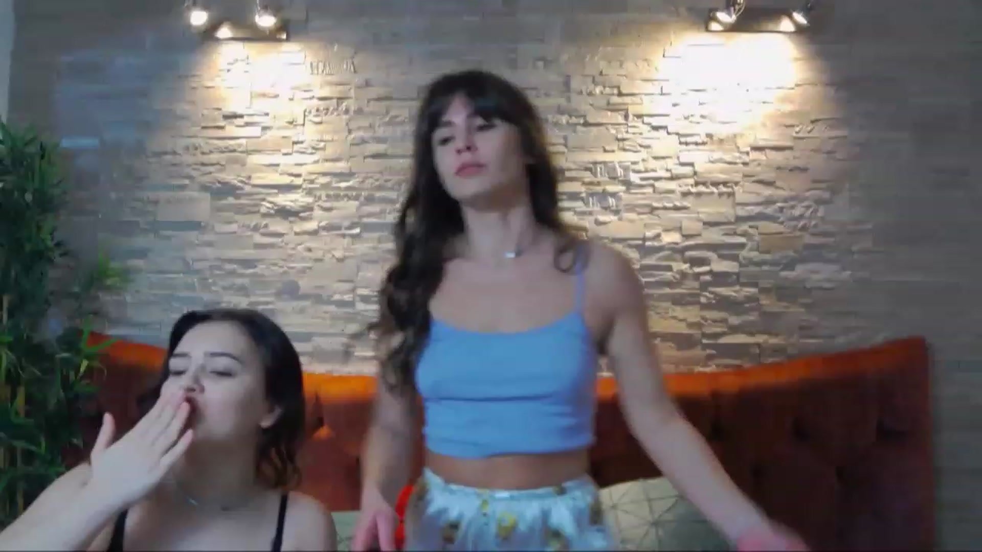 Gallery image thumbnail from SparklingN's myfreecams stream on, 12/20/2022, 19:41 image 14 of 20