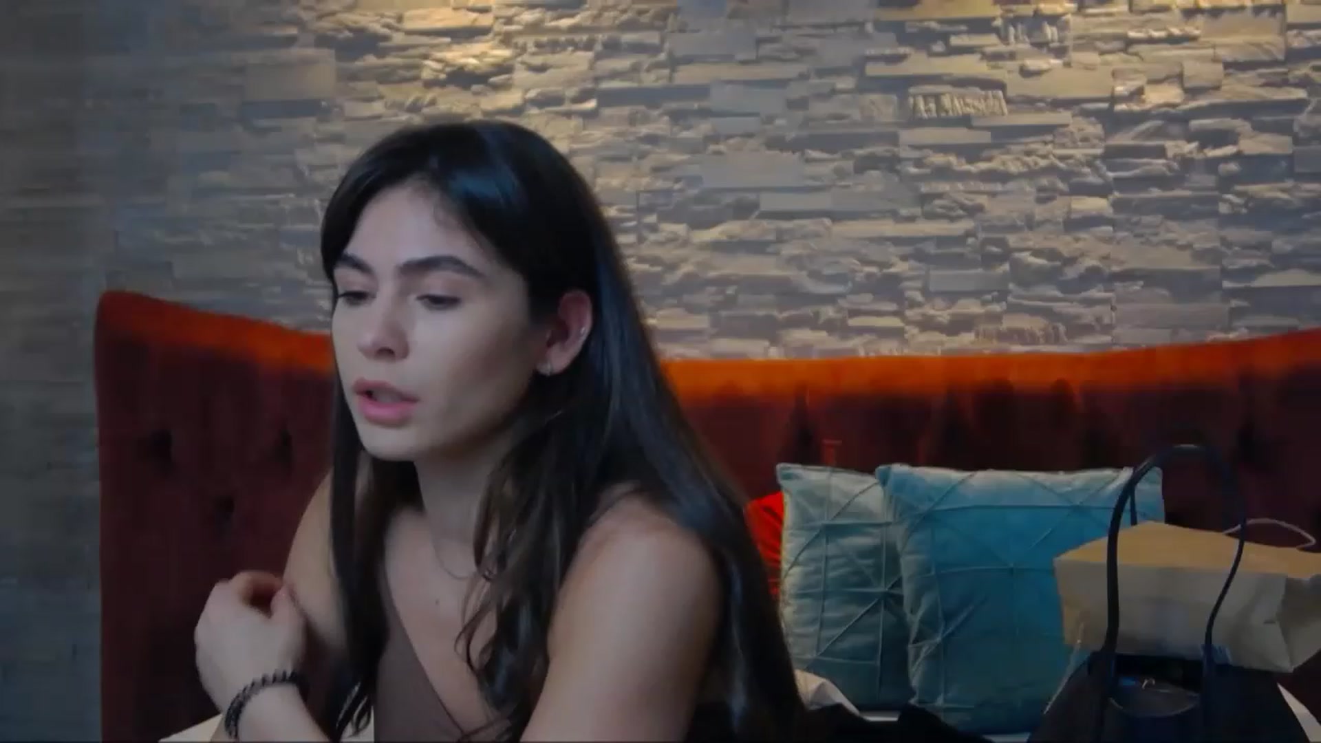 Gallery image thumbnail from SparklingN's myfreecams stream on, 12/22/2022, 14:41 image 13 of 20