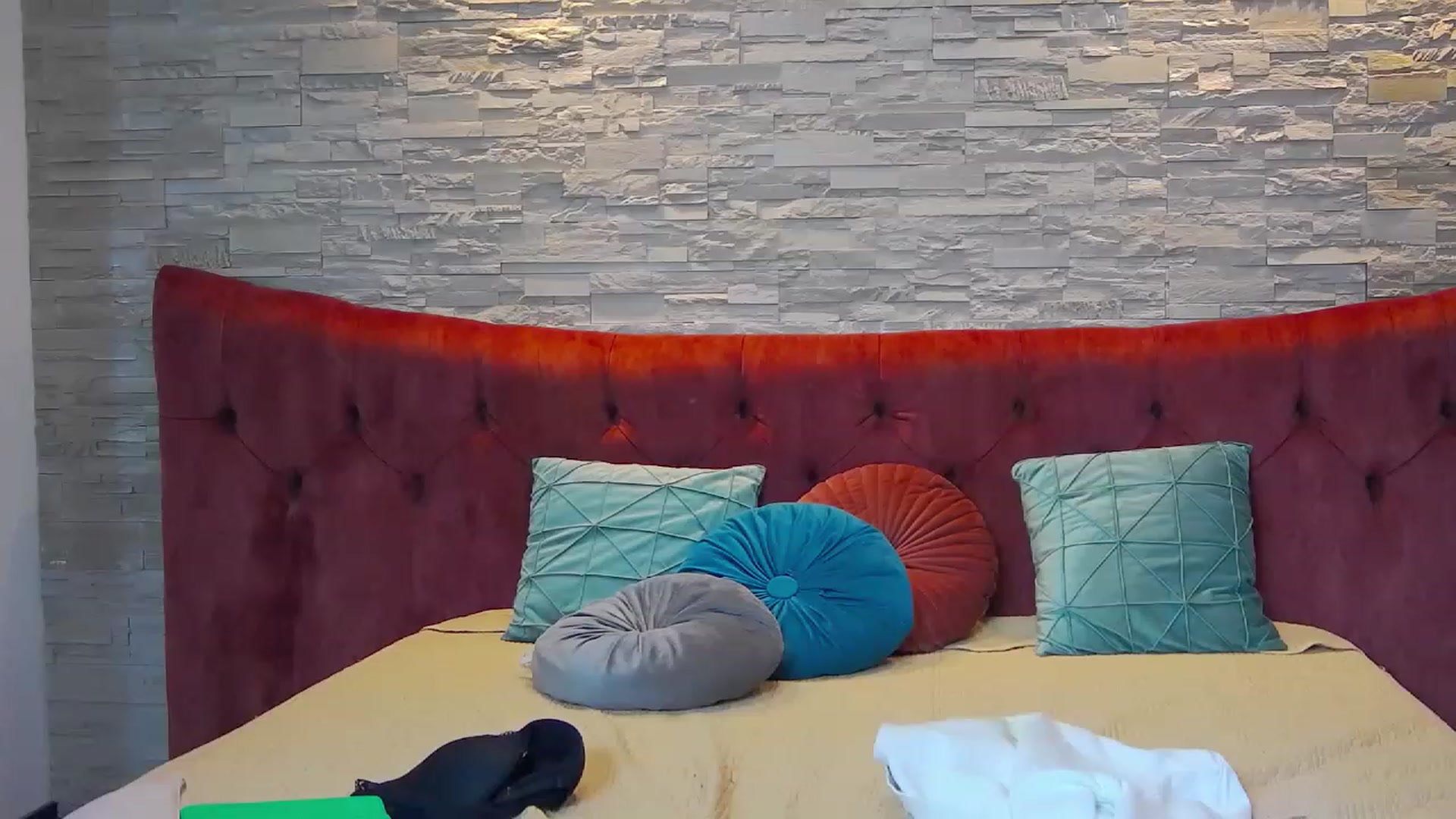 Gallery image thumbnail from SparklingN's myfreecams stream on, 03/27/2023, 16:52 image 18 of 20