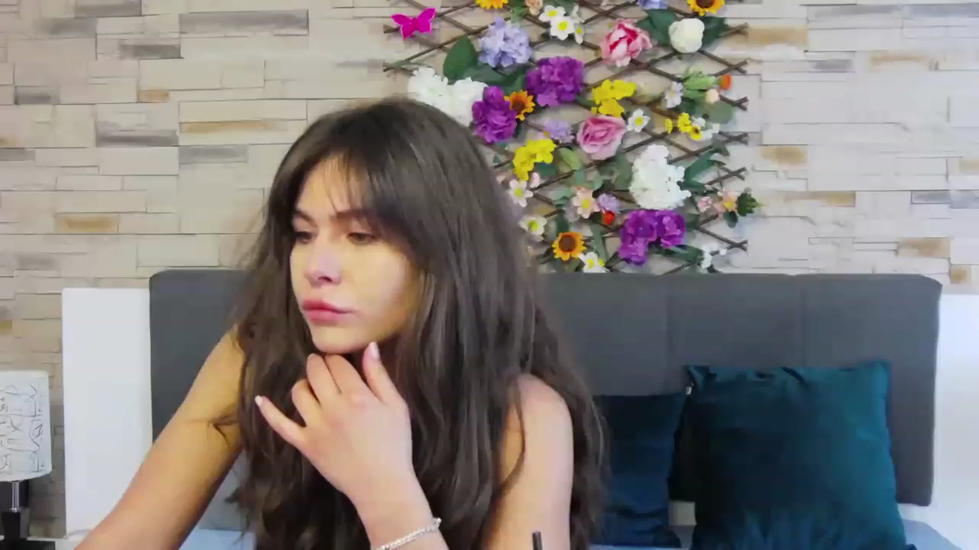 Gallery image thumbnail from SparklingN's myfreecams stream on, 05/02/2023, 13:38 image 18 of 20