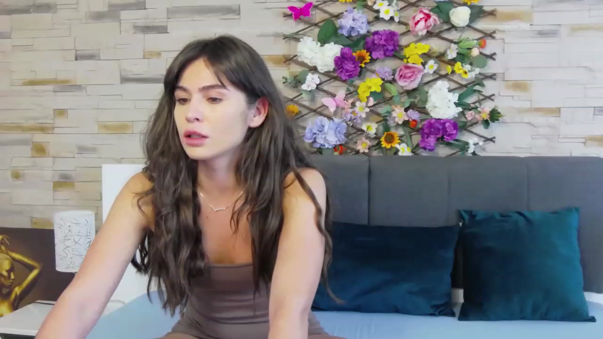 Gallery image thumbnail from SparklingN's myfreecams stream on, 05/02/2023, 13:38 image 5 of 20