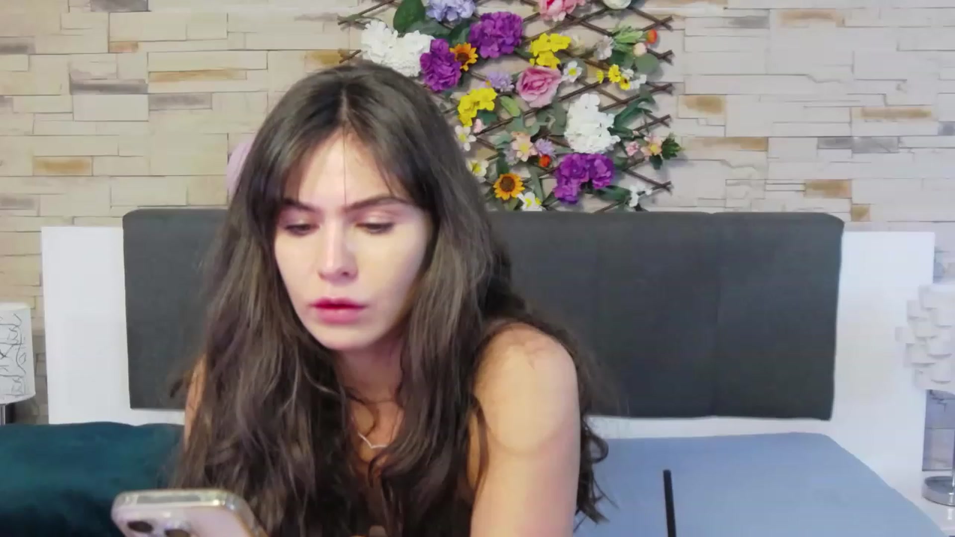 Gallery image thumbnail from SparklingN's myfreecams stream on, 05/02/2023, 16:46 image 3 of 20
