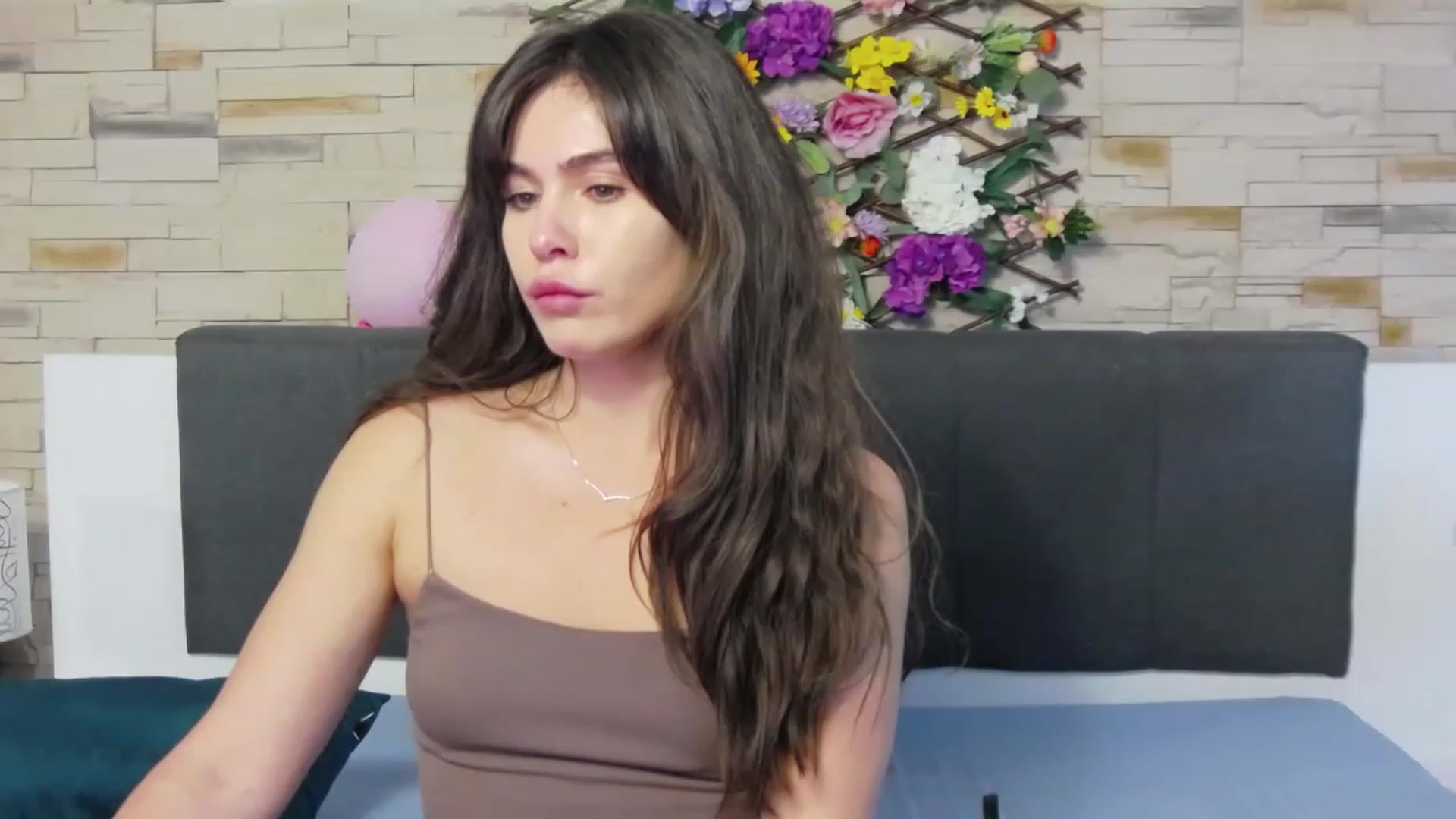 Gallery image thumbnail from SparklingN's myfreecams stream on, 05/02/2023, 16:46 image 18 of 20