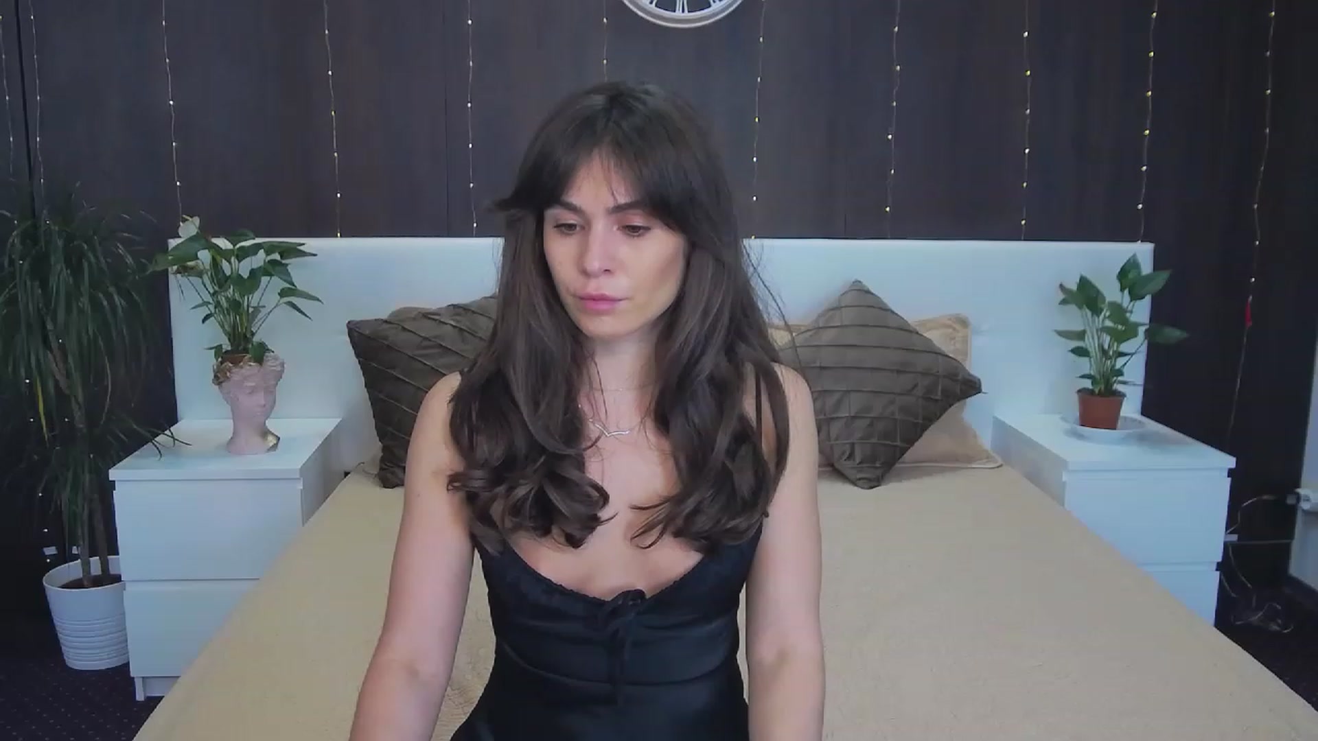 Gallery image thumbnail from SparklingN's myfreecams stream on, 05/25/2023, 16:23 image 3 of 20