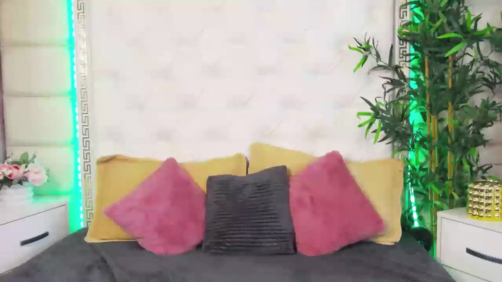 Gallery image thumbnail from SparklingN's myfreecams stream on, 05/26/2023, 14:53 image 20 of 20