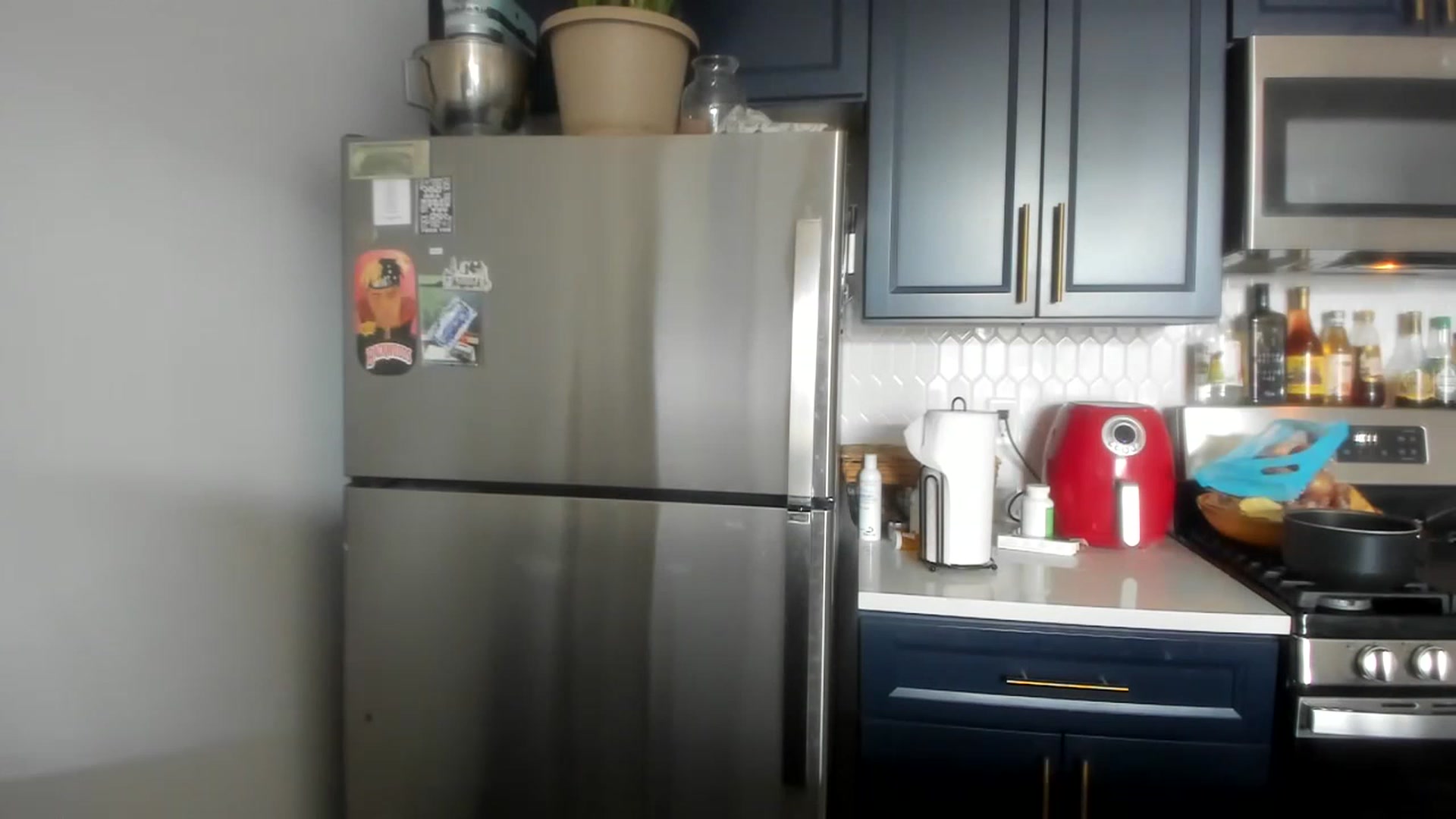 Gallery image thumbnail from SparklySays's myfreecams stream on, 05/16/2023, 14:29 image 16 of 20