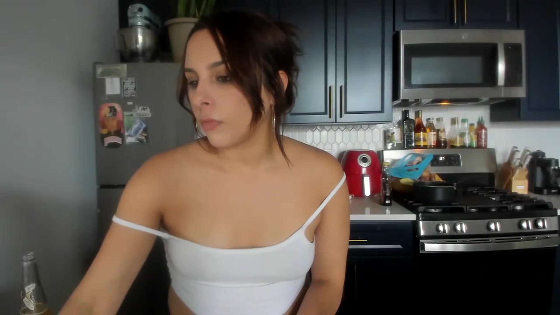 Gallery image thumbnail from SparklySays's myfreecams stream on, 05/16/2023, 17:37 image 20 of 20