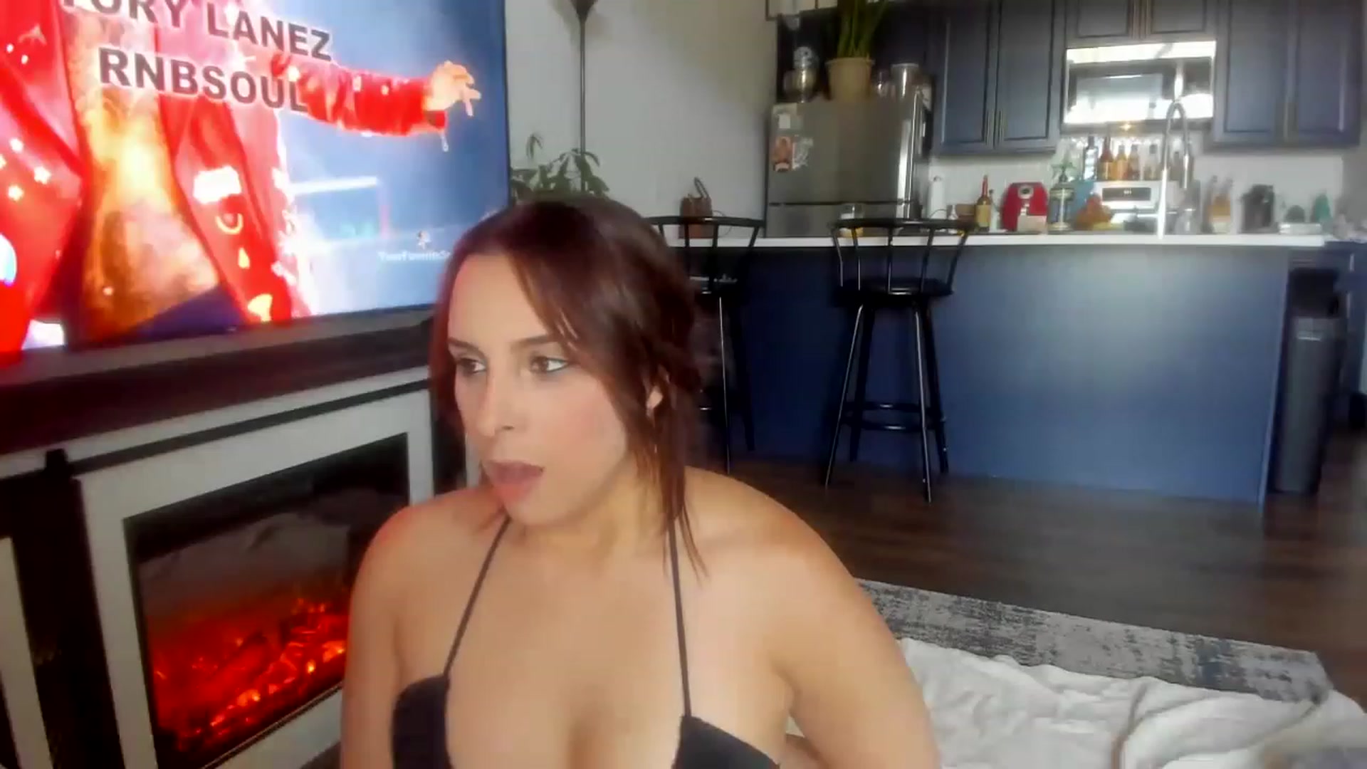 Gallery image thumbnail from SparklySays's myfreecams stream on, 05/17/2023, 17:32 image 11 of 20