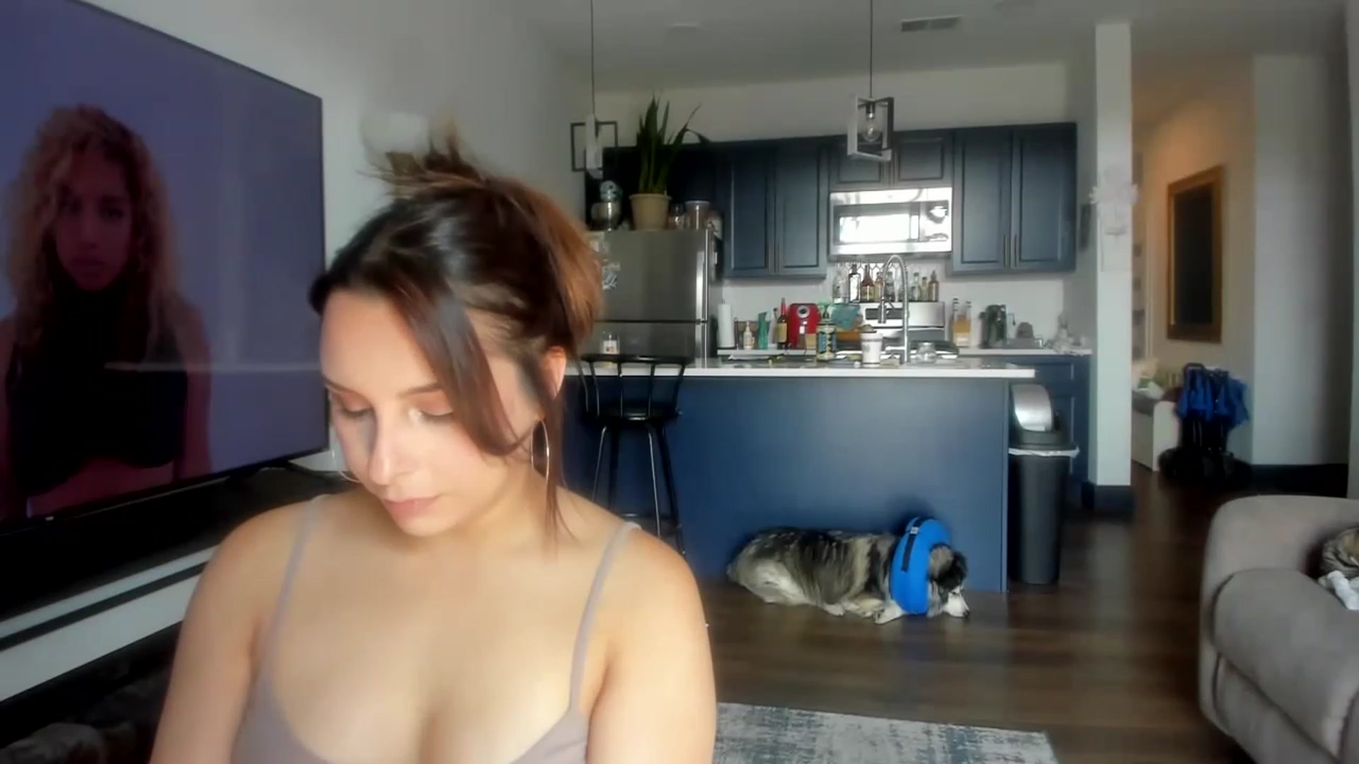 Gallery image thumbnail from SparklySays's myfreecams stream on, 05/18/2023, 14:00 image 16 of 20