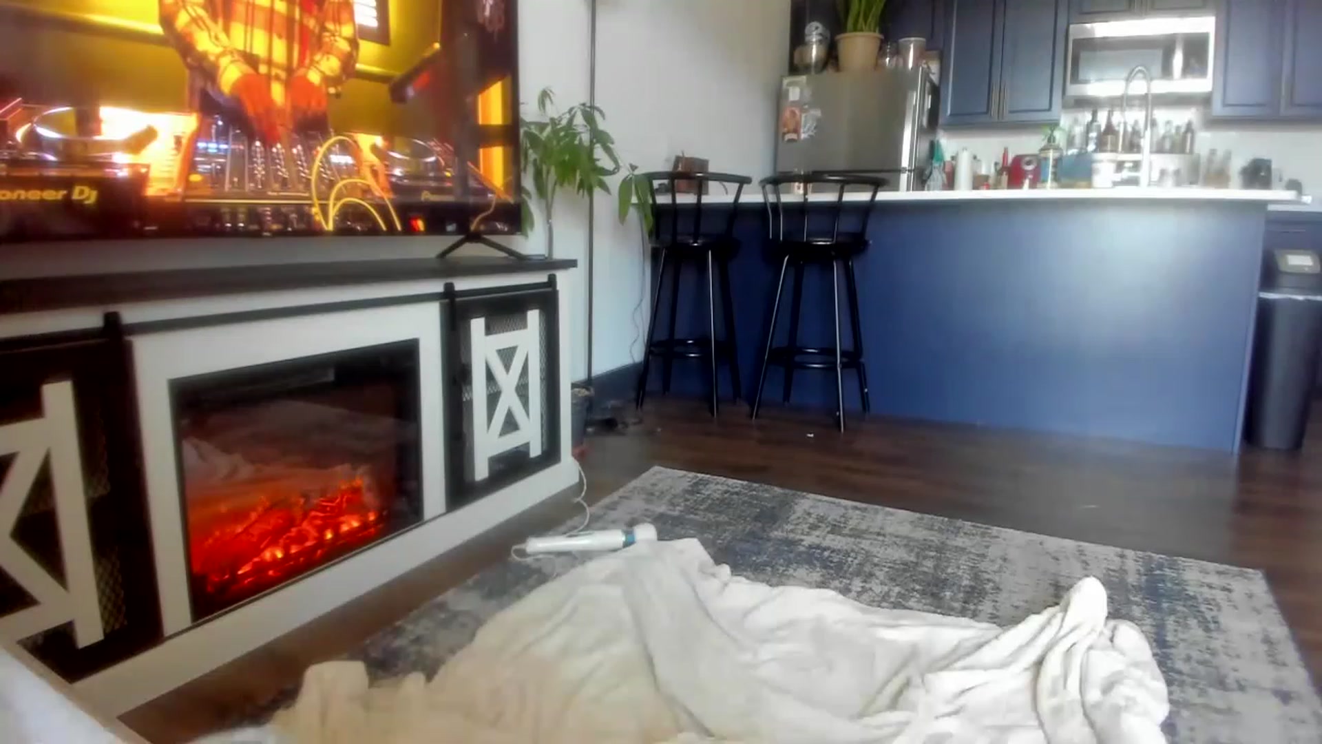 Gallery image thumbnail from SparklySays's myfreecams stream on, 05/18/2023, 19:08 image 18 of 20