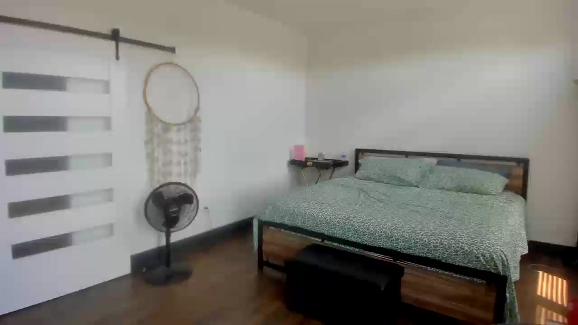 Gallery image thumbnail from SparklySays's myfreecams stream on, 05/26/2023, 17:06 image 15 of 20