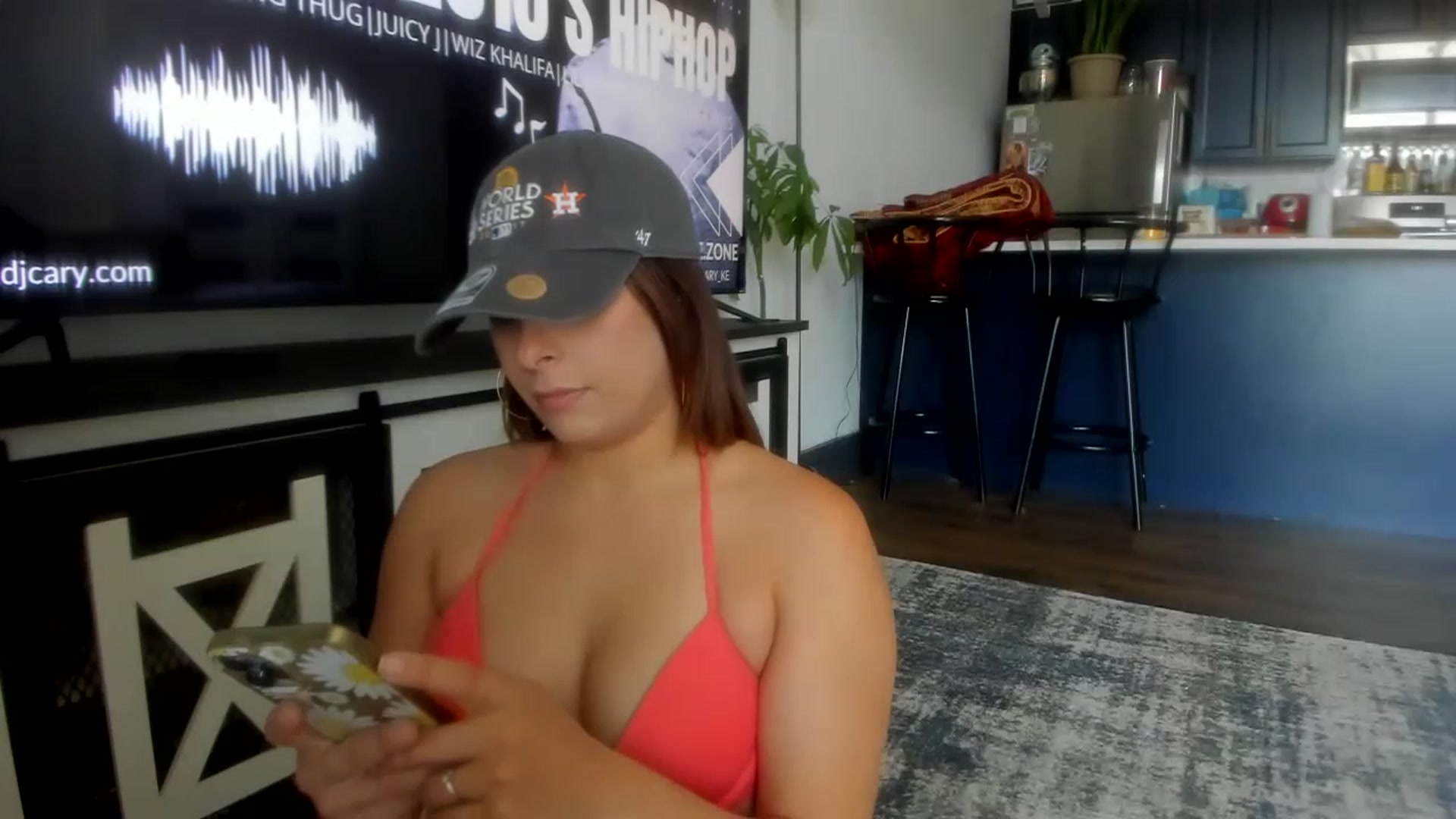 Gallery image thumbnail from SparklySays's myfreecams stream on, 05/31/2023, 15:45 image 12 of 20