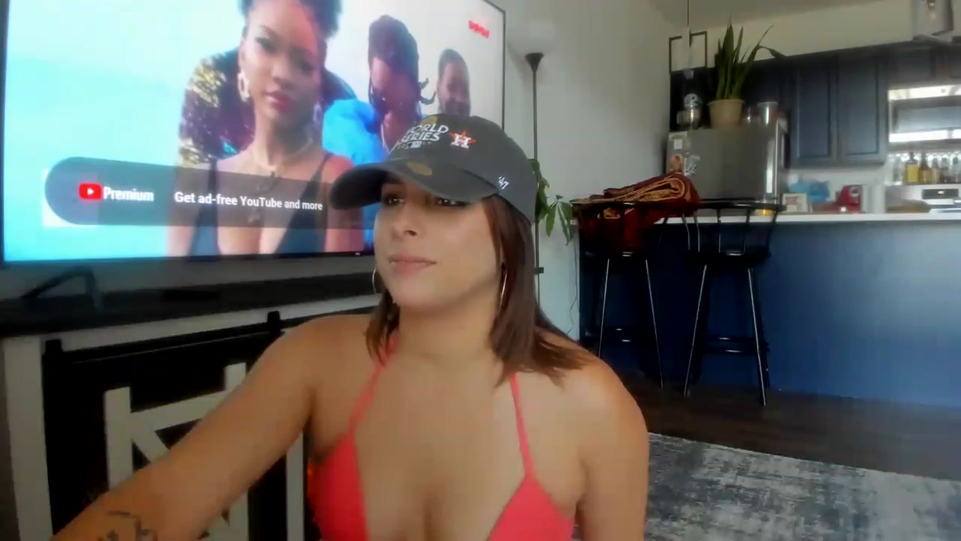 Gallery image thumbnail from SparklySays's myfreecams stream on, 05/31/2023, 17:41 image 7 of 20