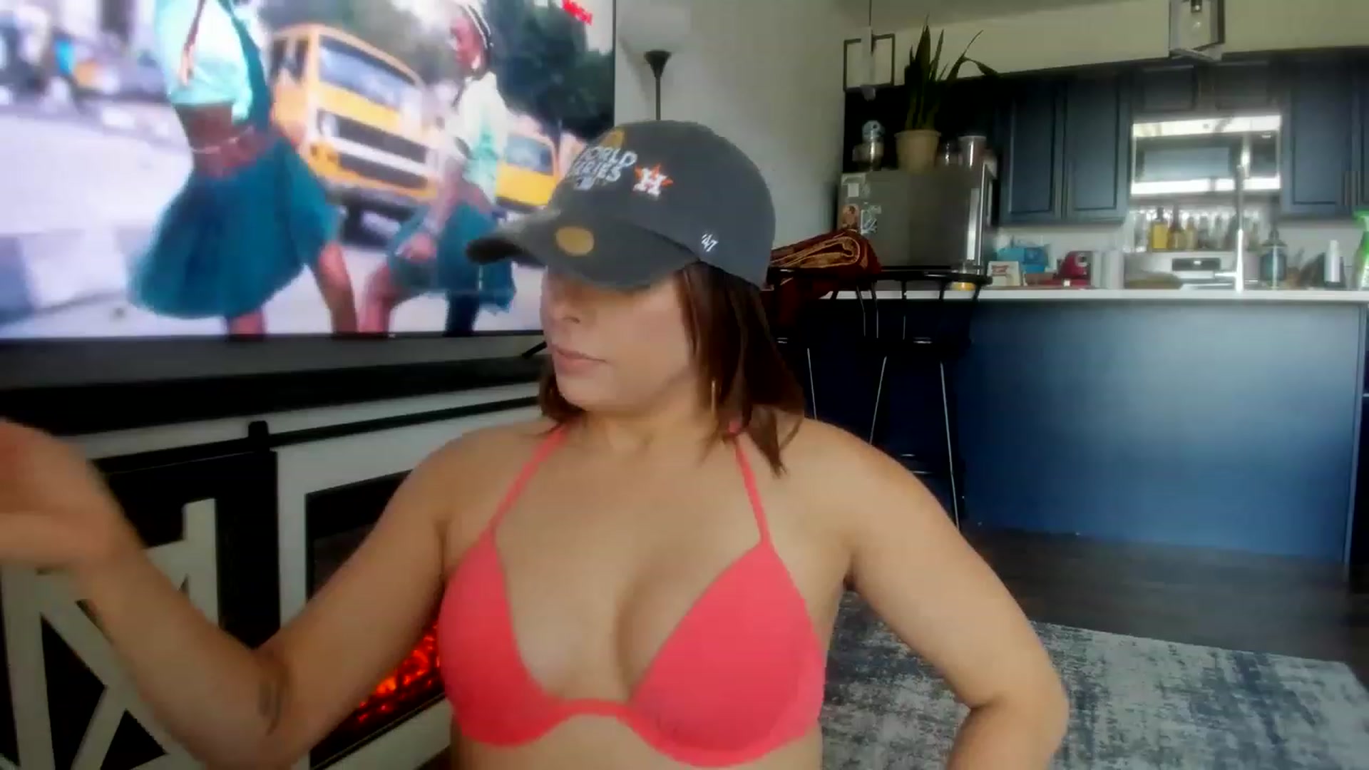 Gallery image thumbnail from SparklySays's myfreecams stream on, 05/31/2023, 18:14 image 7 of 20