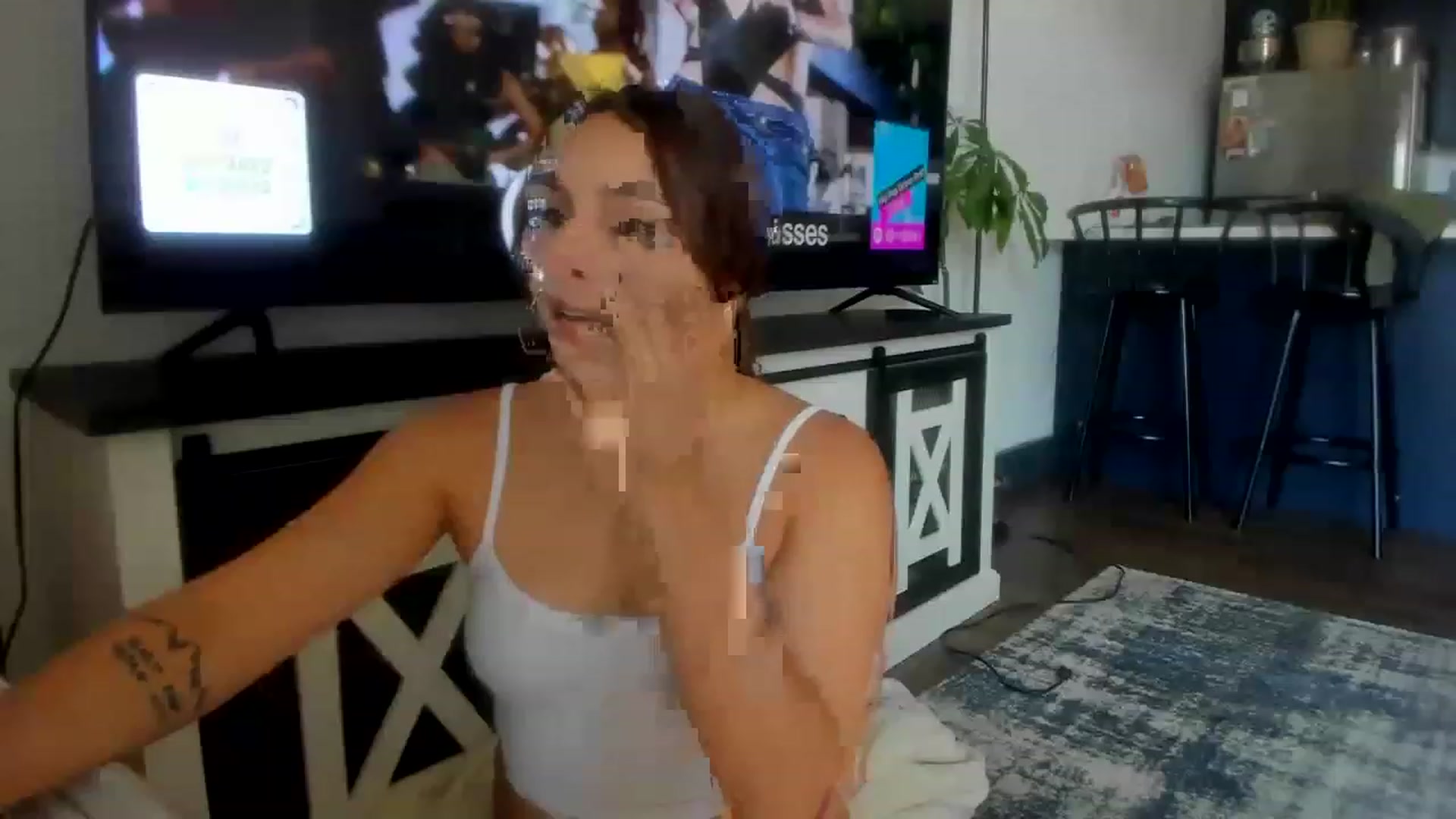 Gallery image thumbnail from SparklySays's myfreecams stream on, 06/01/2023, 13:50 image 20 of 20