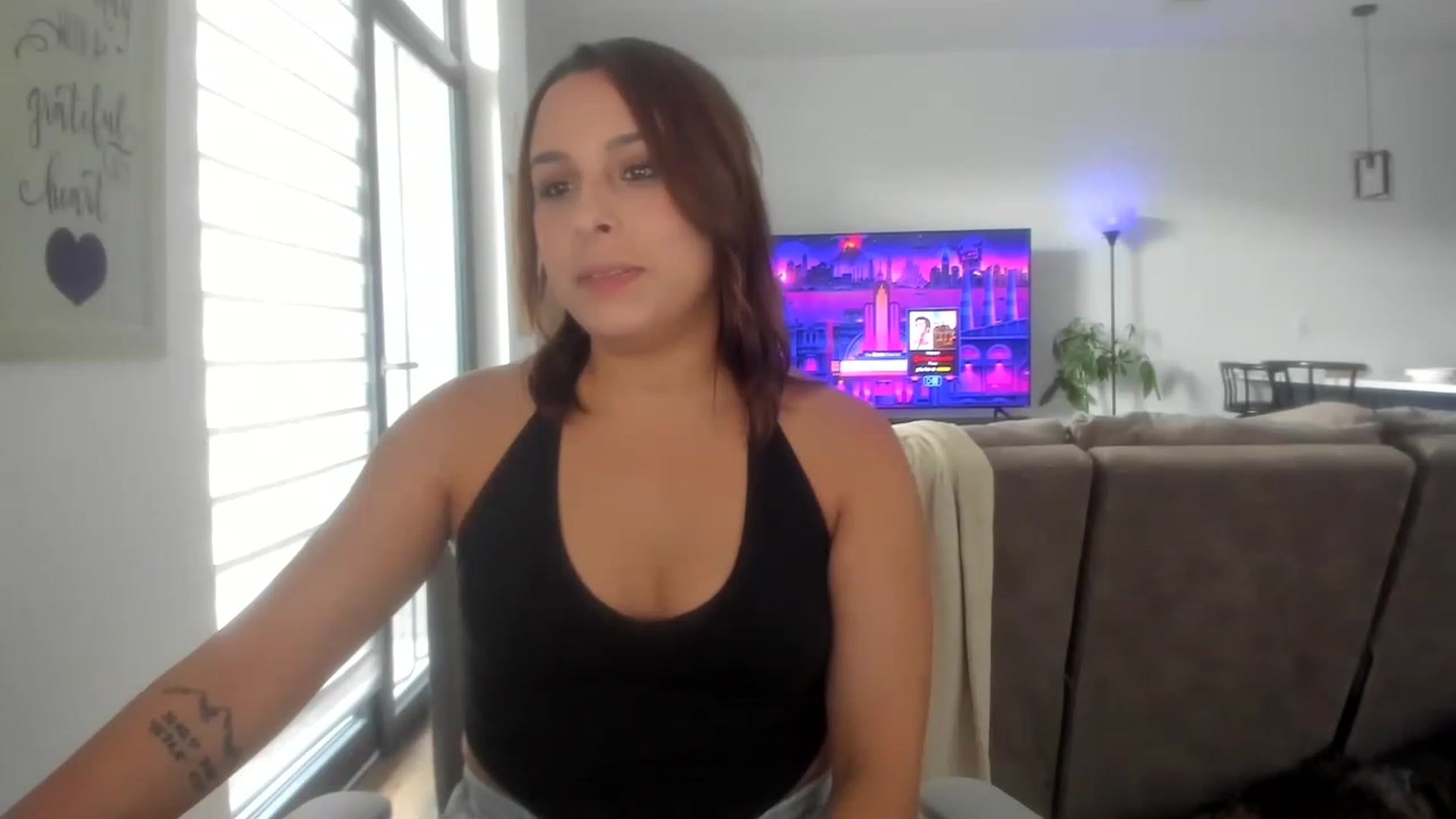 Gallery image thumbnail from SparklySays's myfreecams stream on, 06/14/2023, 16:25 image 3 of 20