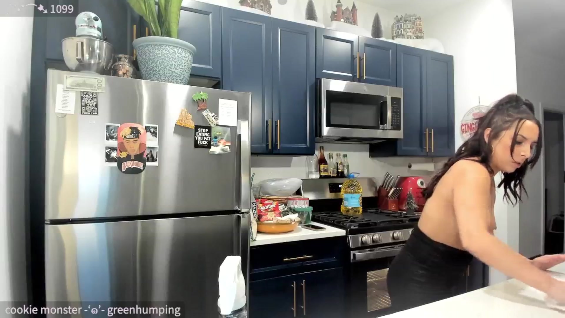 Gallery image thumbnail from SparklySays's myfreecams stream on, 12/27/2024, 05:15 image 20 of 20