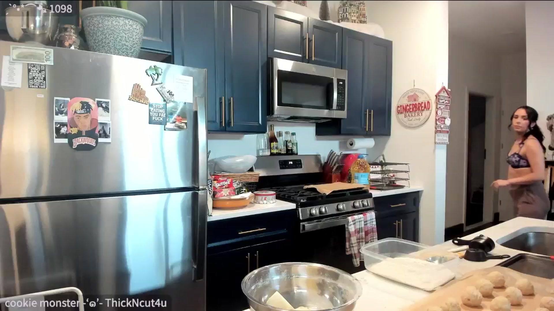 Gallery image thumbnail from SparklySays's myfreecams stream on, 12/27/2024, 21:13 image 4 of 20