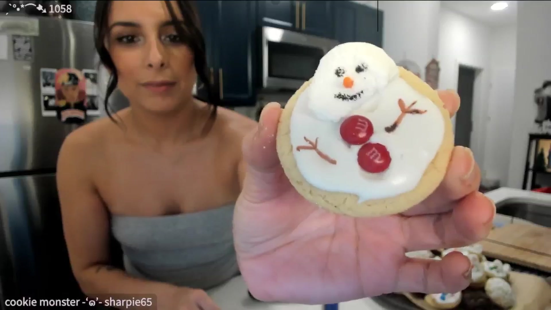 Gallery image thumbnail from SparklySays's myfreecams stream on, 12/28/2024, 03:10 image 13 of 20