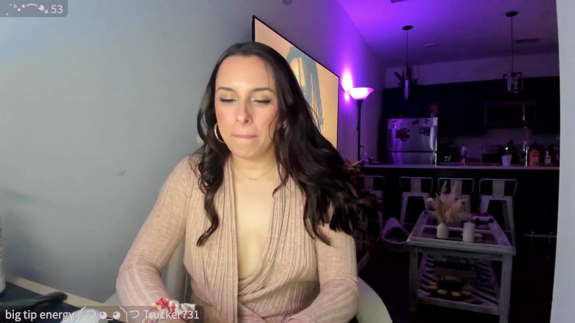 Gallery image thumbnail from SparklySays's myfreecams stream on, 04/02/2025, 07:40 image 18 of 20