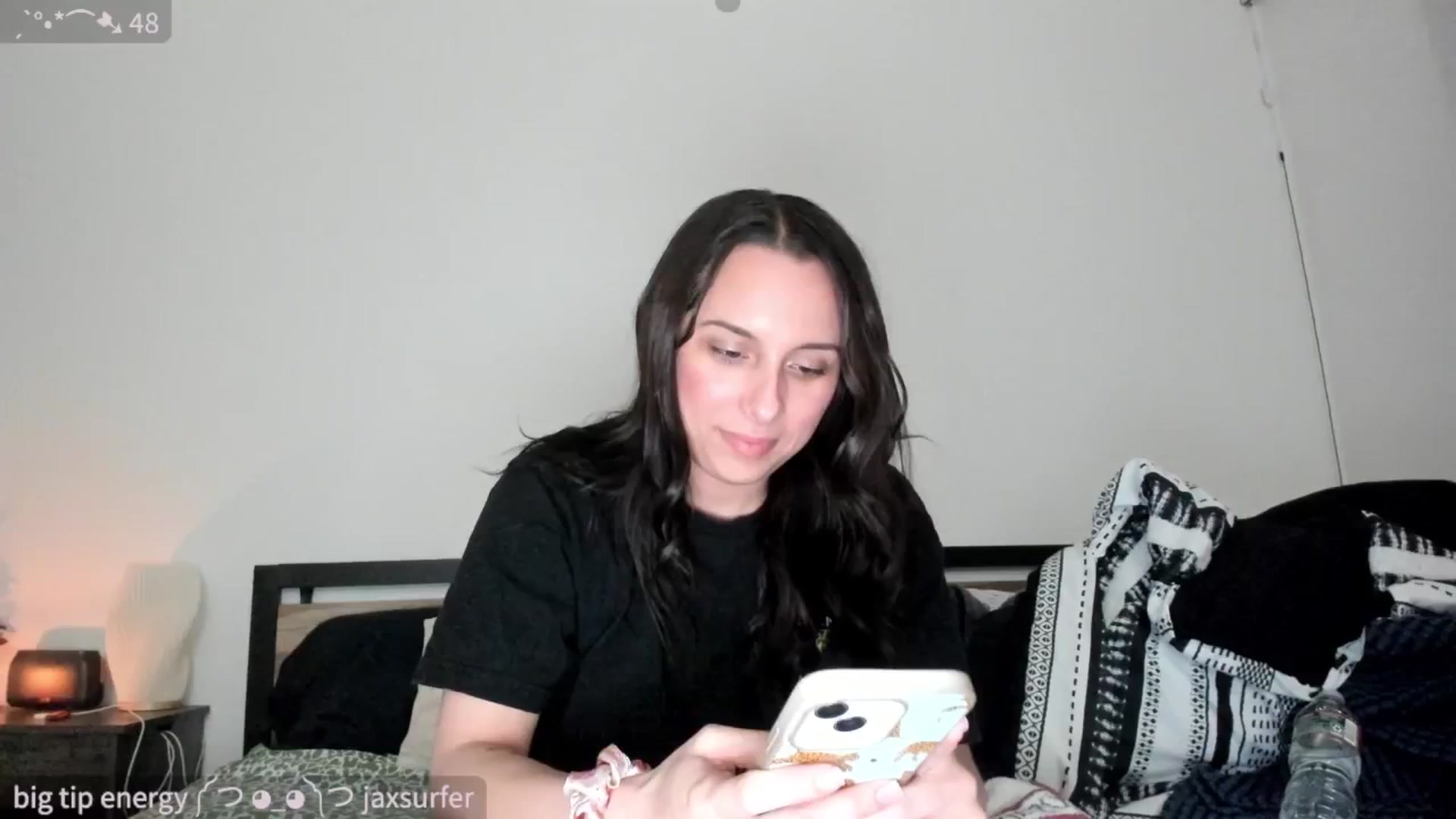 Gallery image thumbnail from SparklySays's myfreecams stream on, 04/02/2025, 09:37 image 19 of 20