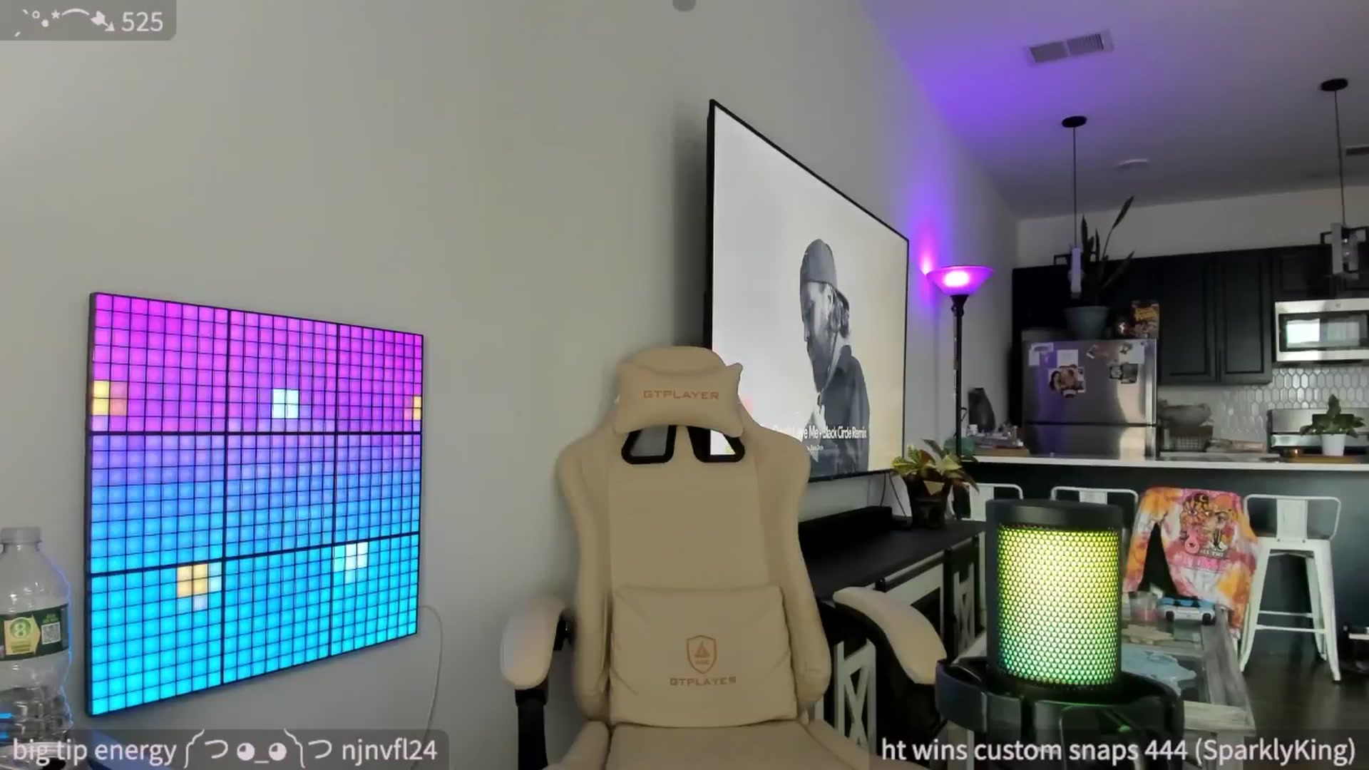Gallery image thumbnail from SparklySays's myfreecams stream on, 04/19/2025, 24:07 image 7 of 20