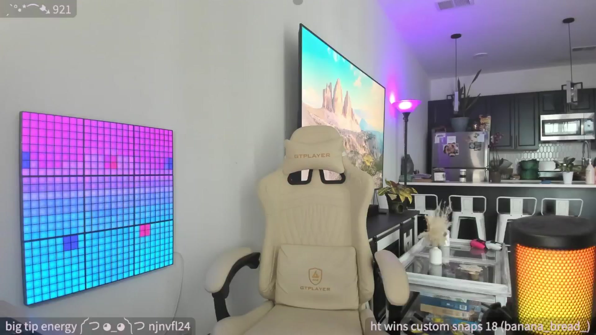 Gallery image thumbnail from SparklySays's myfreecams stream on, 04/29/2025, 18:23 image 4 of 20
