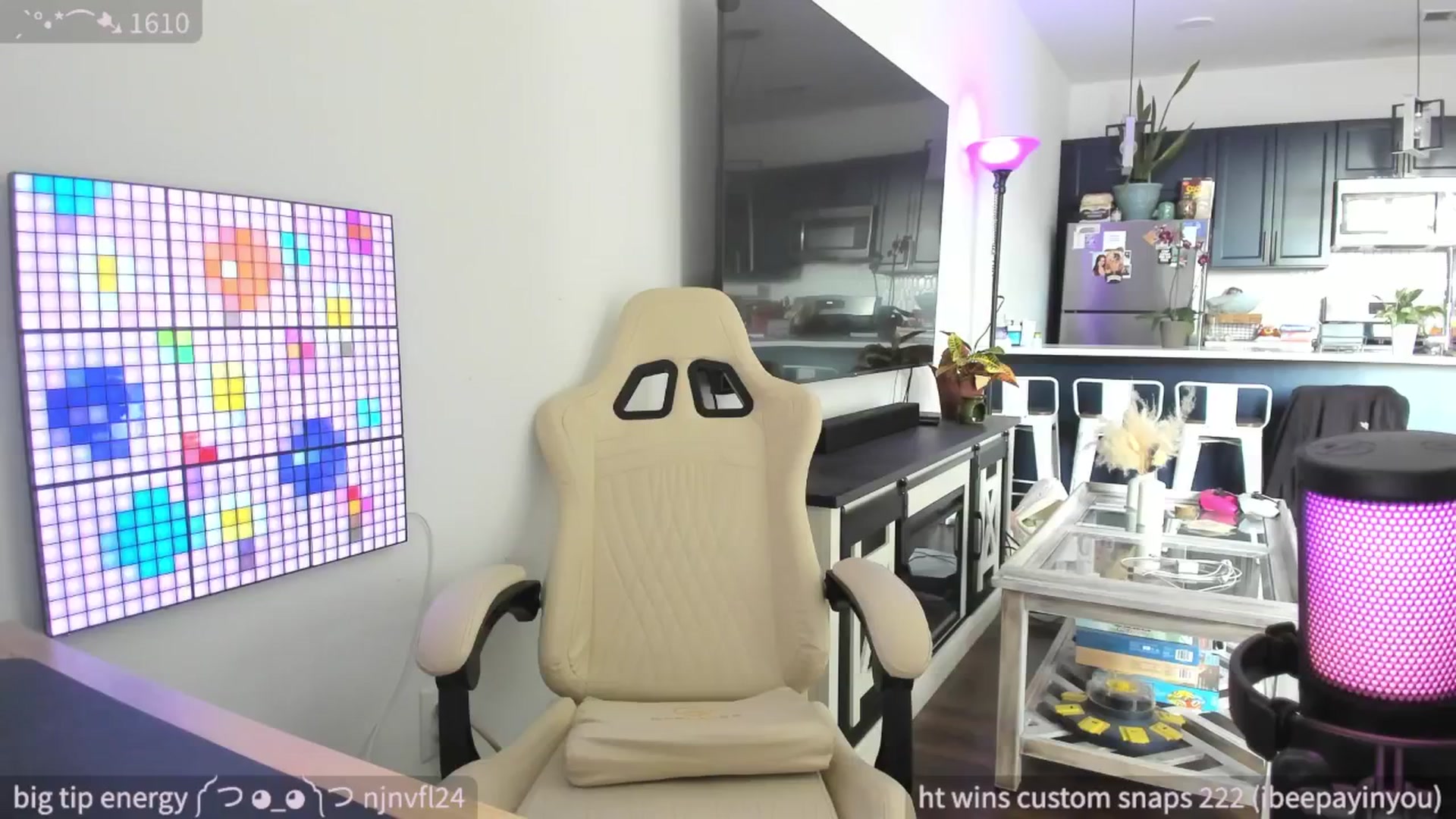 Gallery image thumbnail from SparklySays's myfreecams stream on, 05/08/2025, 17:46 image 7 of 20
