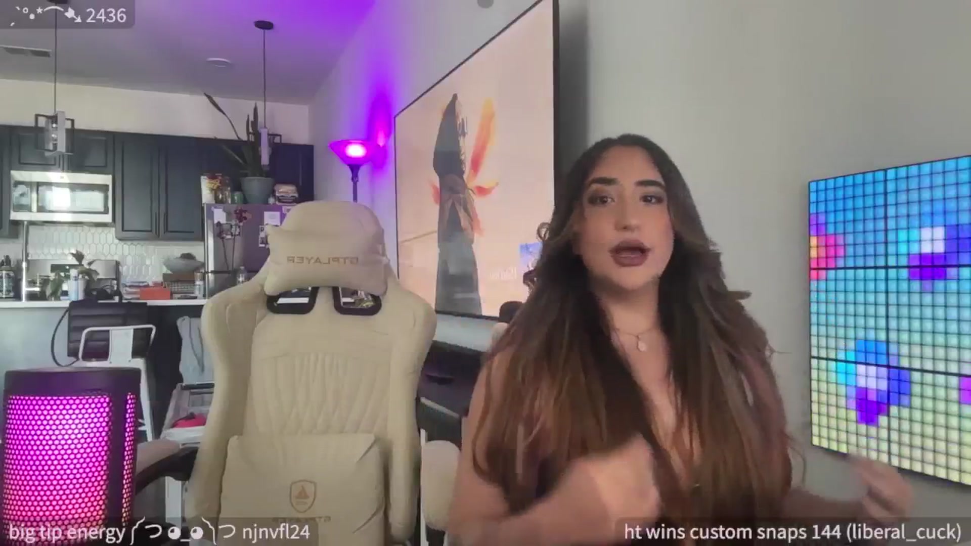 Gallery image thumbnail from SparklySays's myfreecams stream on, 05/19/2025, 20:27 image 19 of 20