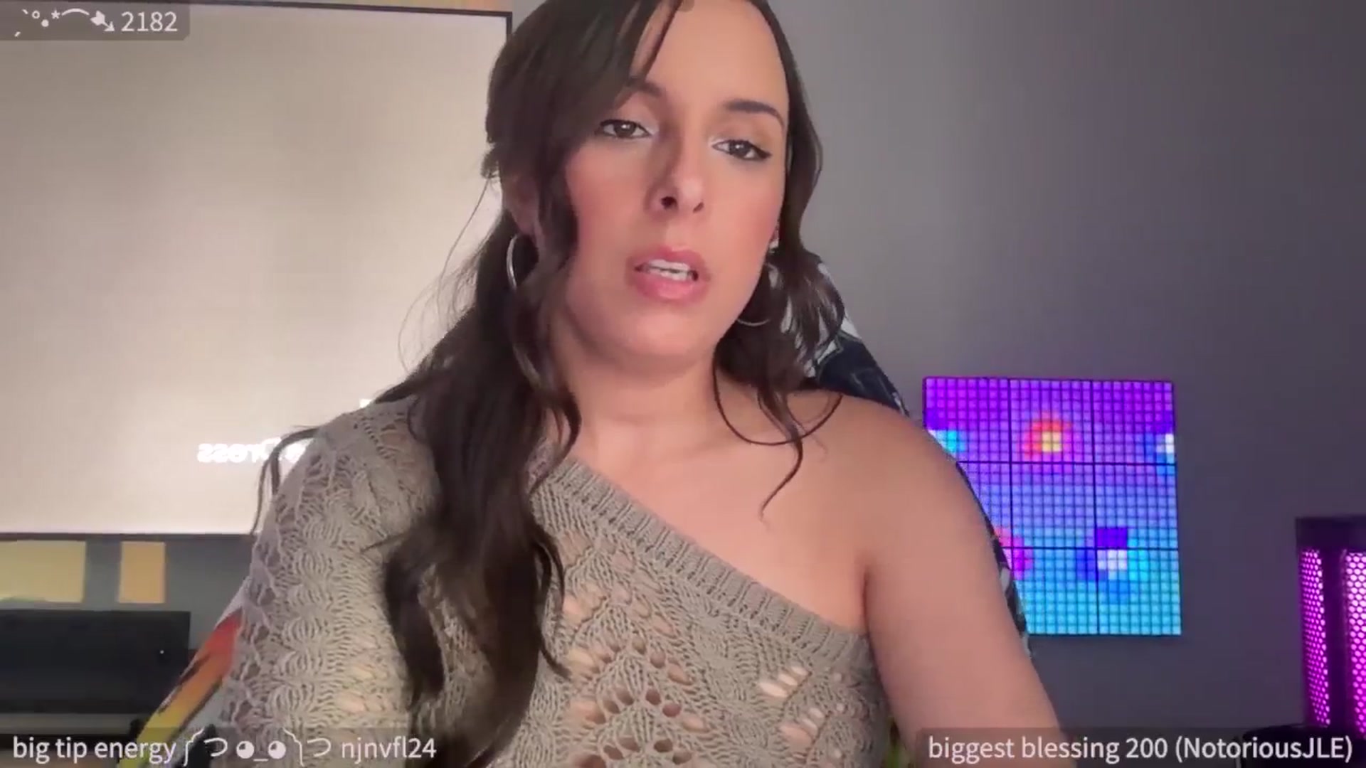 Gallery image thumbnail from SparklySays's myfreecams stream on, 05/28/2025, 20:41 image 3 of 20