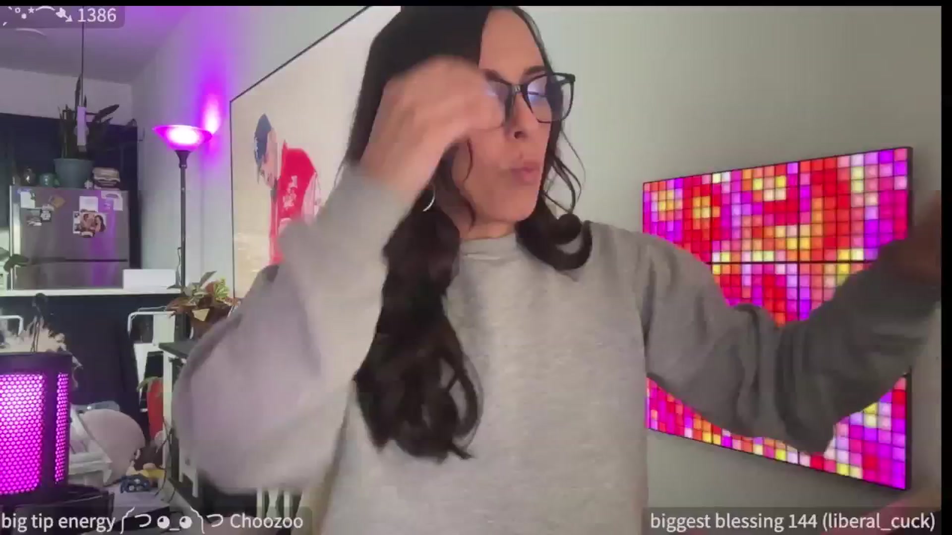 Gallery image thumbnail from SparklySays's myfreecams stream on, 06/16/2025, 17:07 image 12 of 20