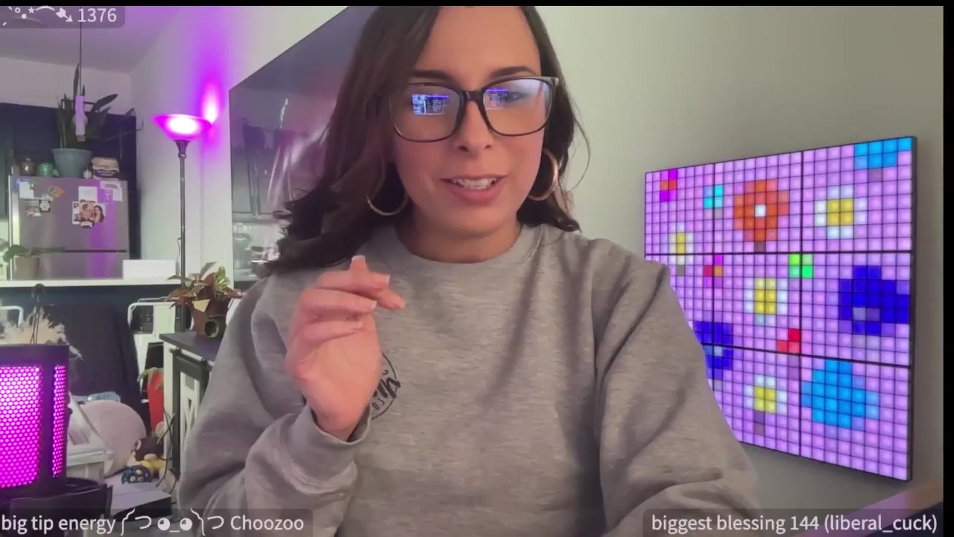 Gallery image thumbnail from SparklySays's myfreecams stream on, 06/16/2025, 17:07 image 13 of 20