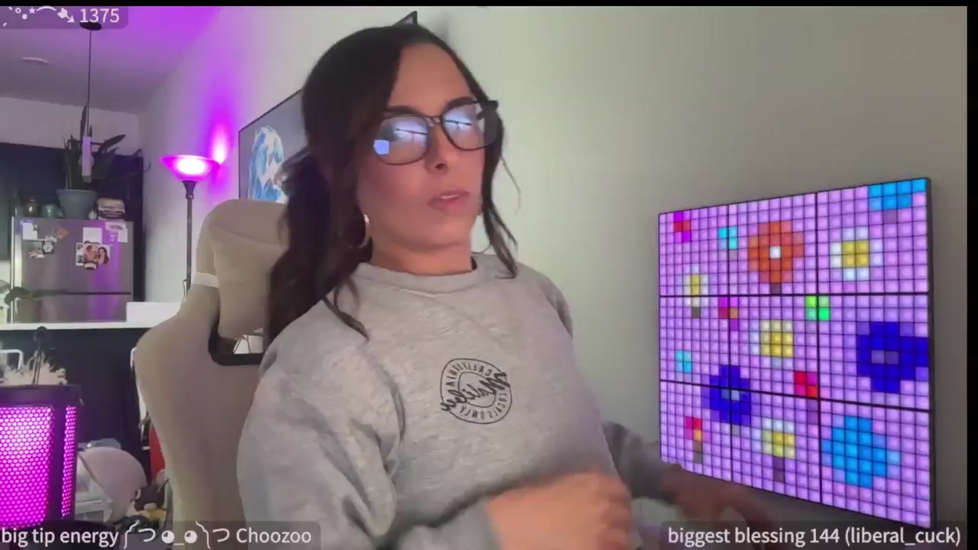 Gallery image thumbnail from SparklySays's myfreecams stream on, 06/16/2025, 17:07 image 15 of 20