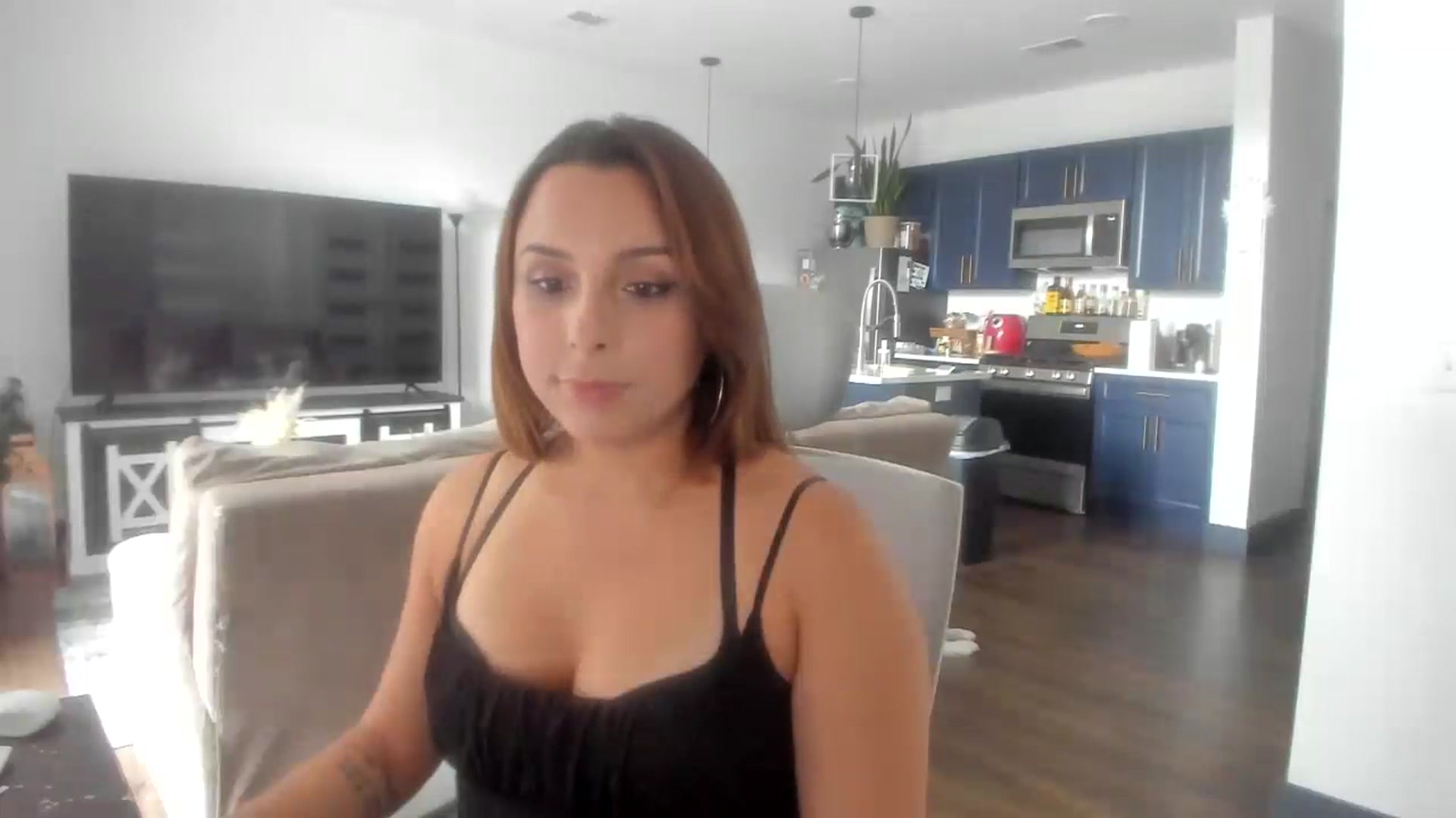 Gallery image thumbnail from Sparkly__'s myfreecams stream on, 06/30/2023, 17:21 image 6 of 20